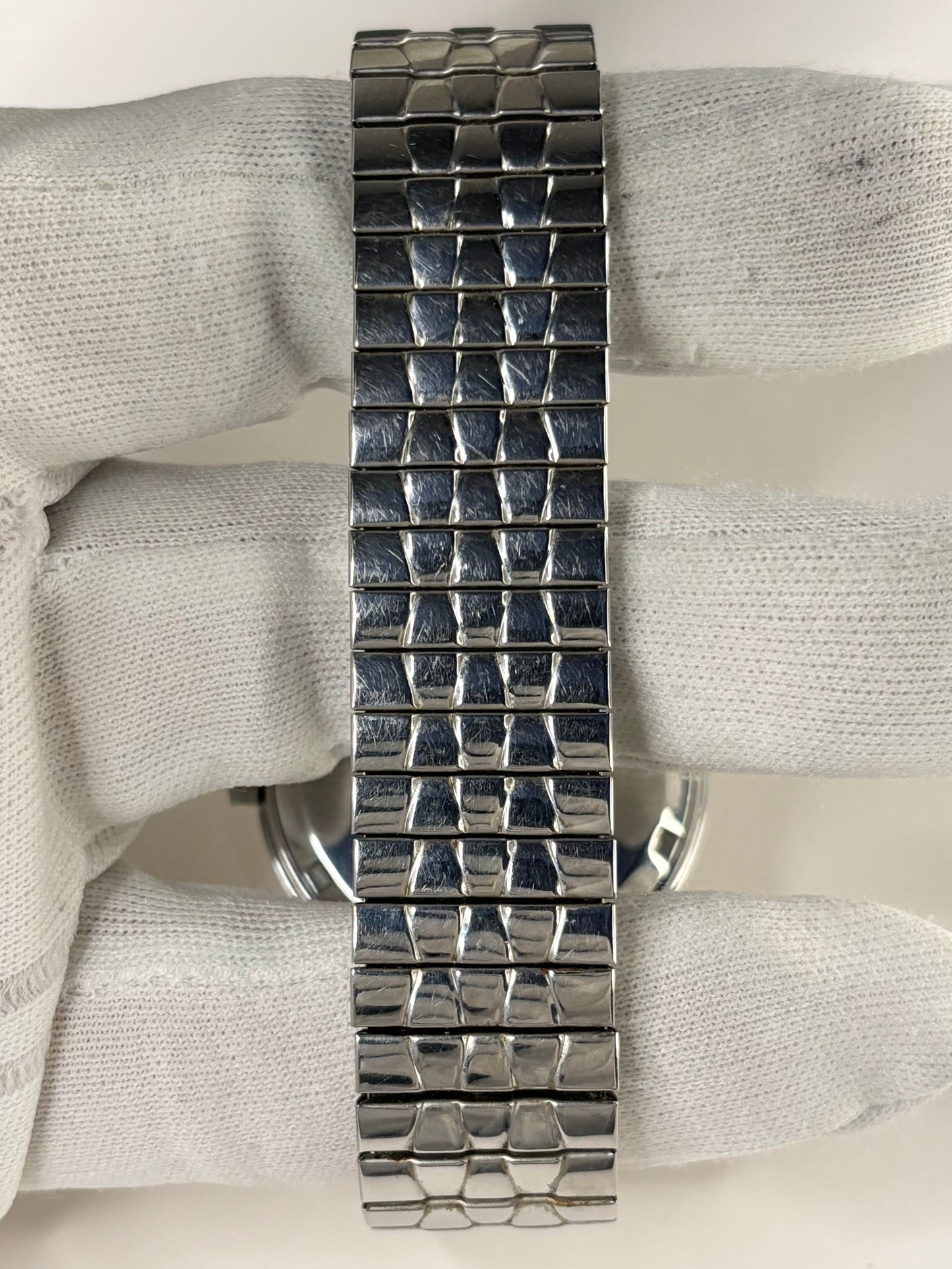Rotary 1981 stainless steel men’s vintage dress timekeeper bracelet view with hallmark details