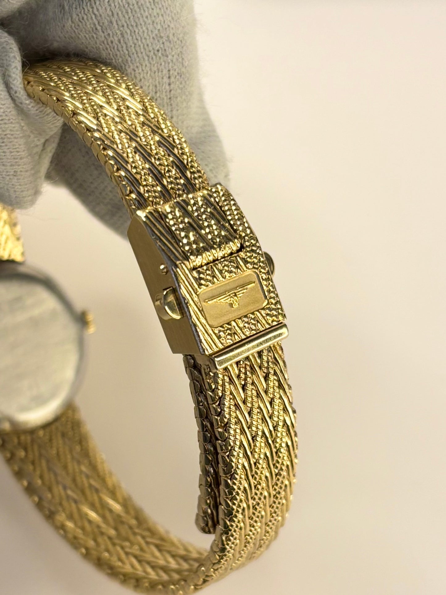 Vintage Longines ladies quartz watch, model 6632, L961.2 movement, gold-plated case, 20mm
