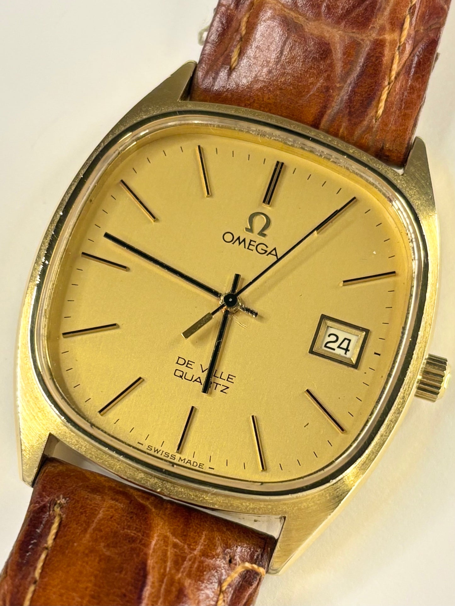 OMEGA De Ville Vintage 1970’s Men’s Quartz Date Gold Dress Watch - 192.0028