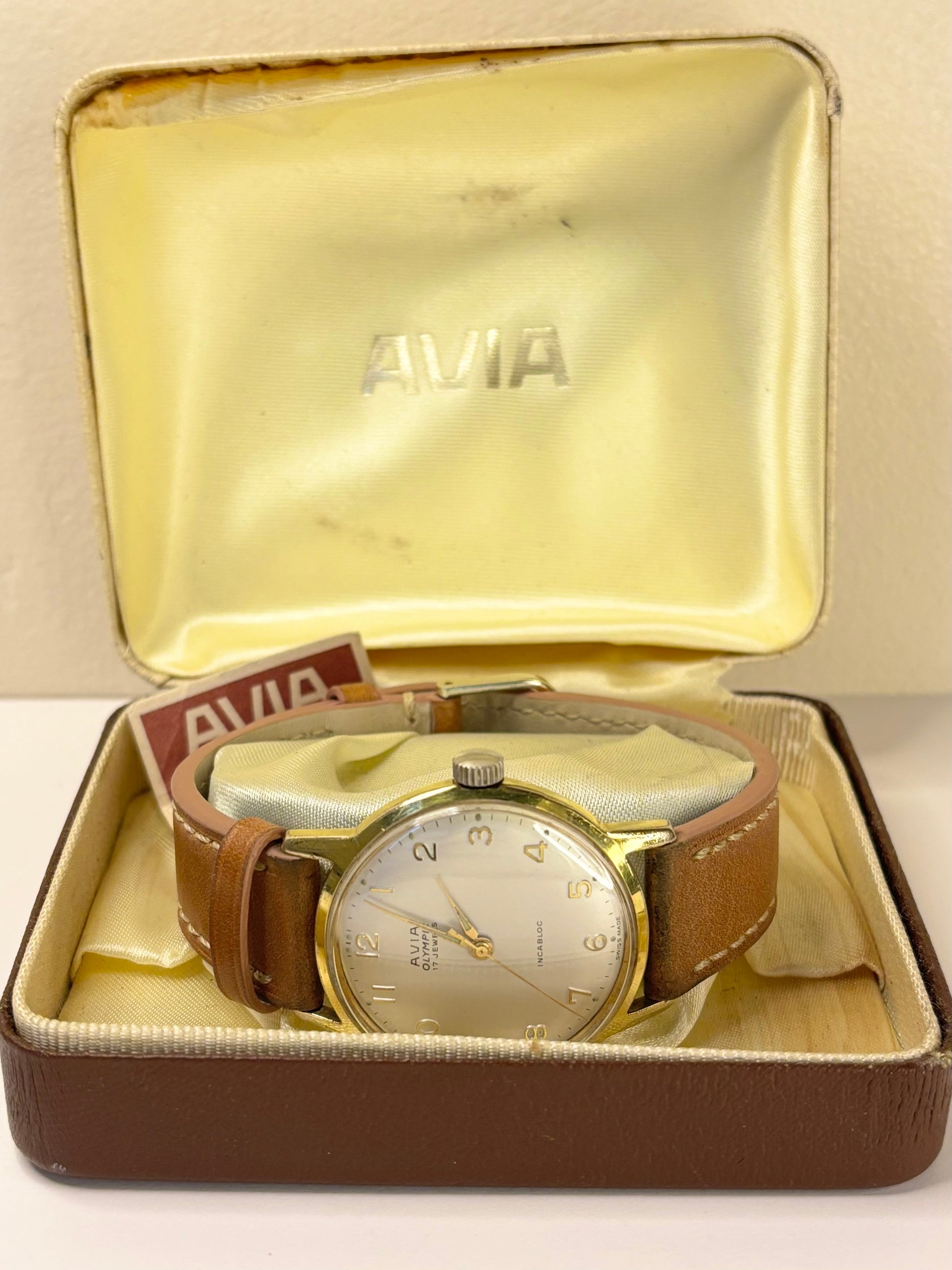 Avia Olympic vintage 1960s men’s timepiece manual movement with tag