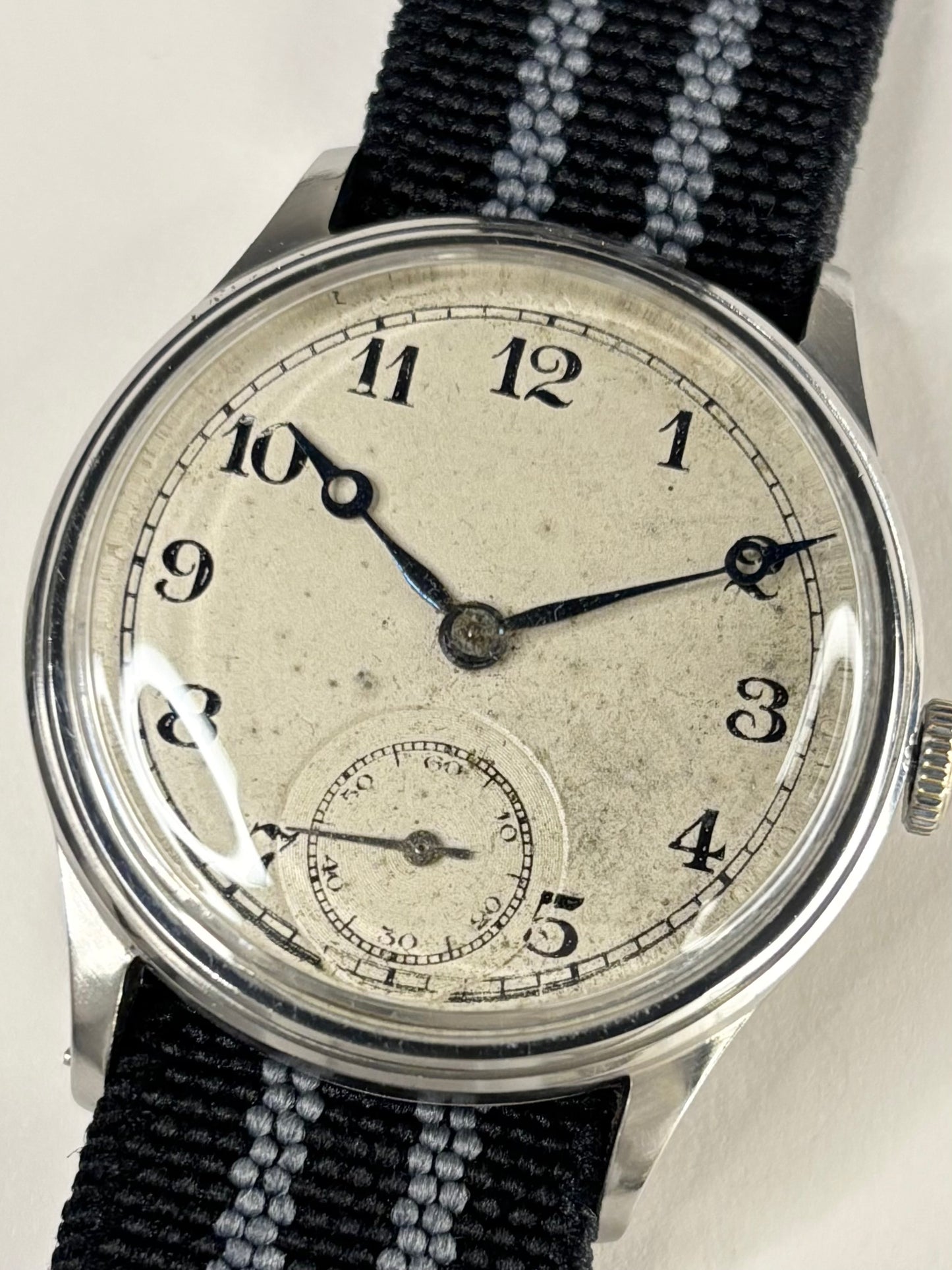 OMEGA Vintage 1940’s WW2 Men’s Manual Sub-Seconds Silver Watch - 2190
