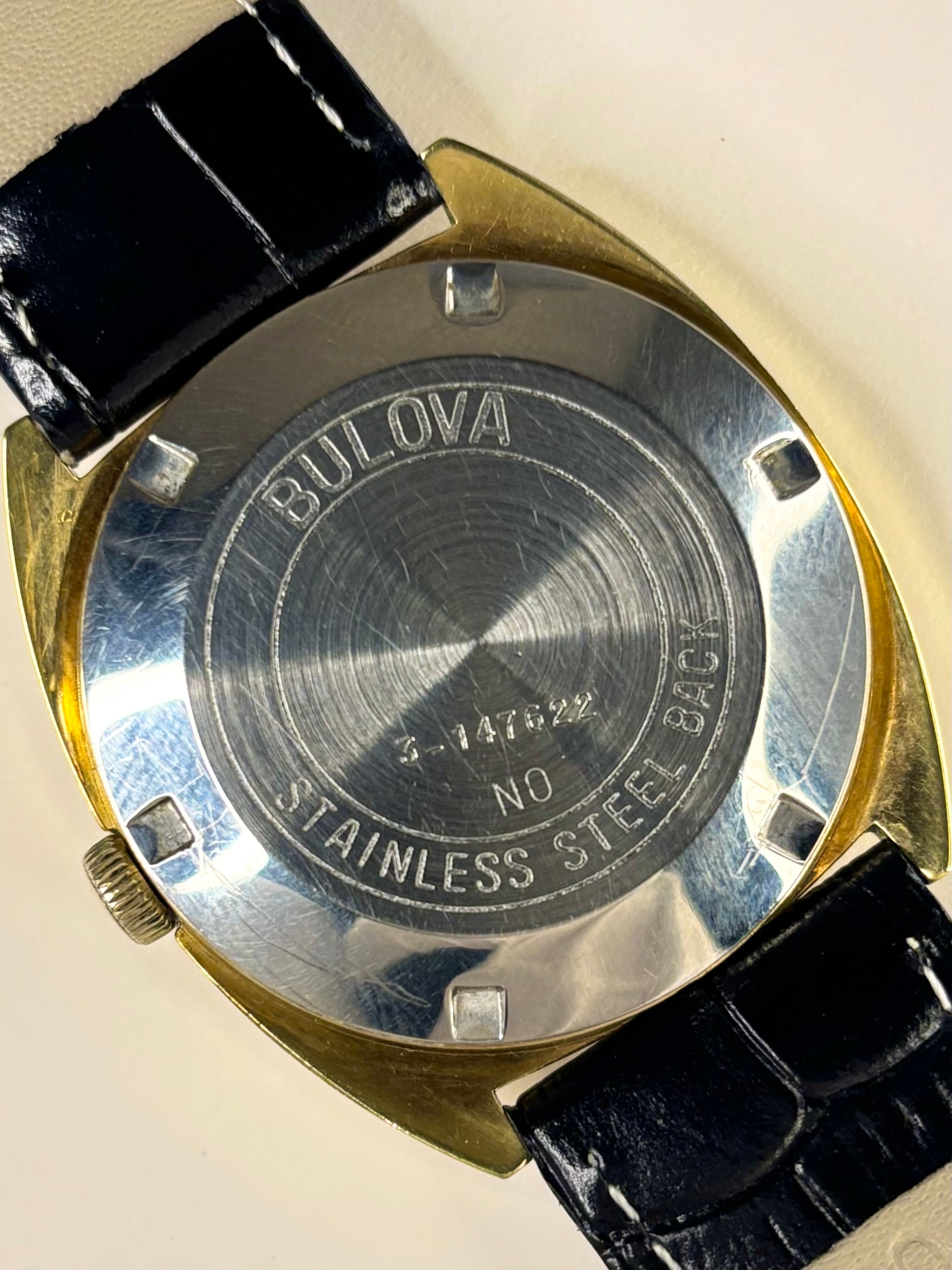 Bulova men’s dress watch 1970s gold-plated case white dial original box