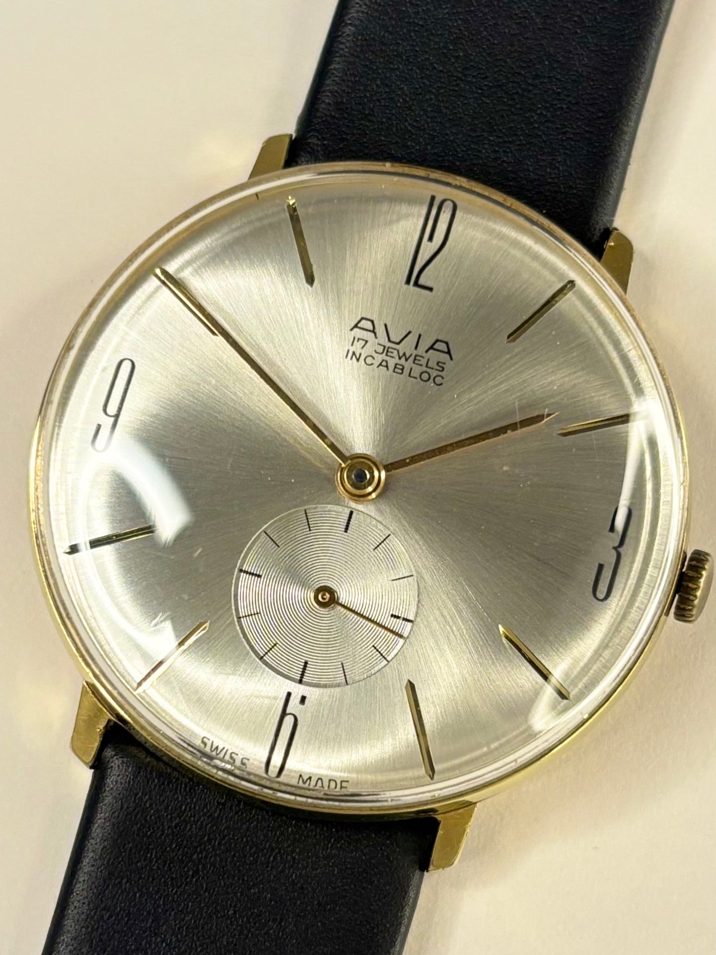 AVIA Vintage 1960s *BOXED* Mens Manual Sub-Seconds Gold Dress Watch