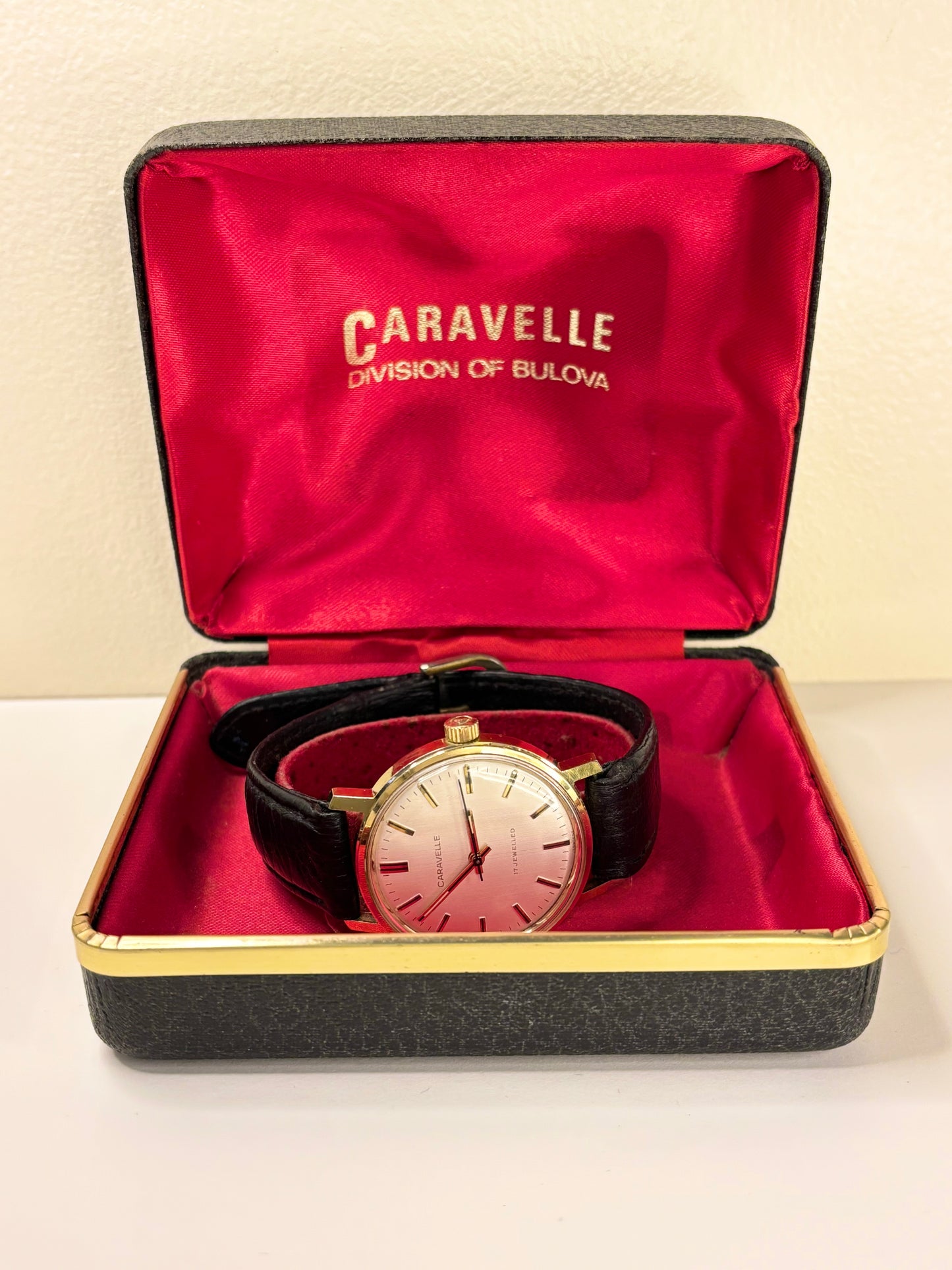 CARAVELLE Vintage 1970’s Men’s Manual Gold Dress Watch