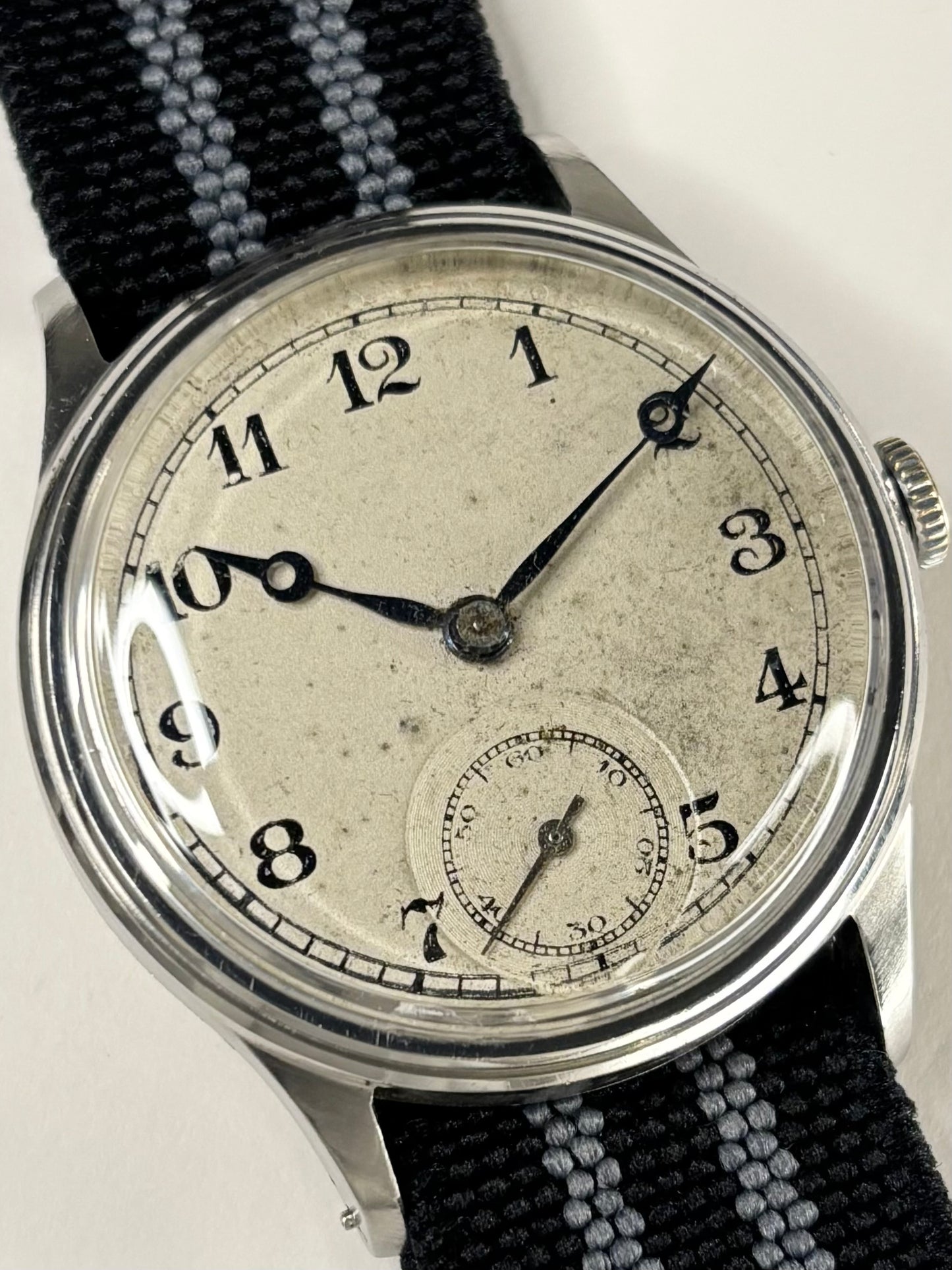 OMEGA Vintage 1940’s WW2 Men’s Manual Sub-Seconds Silver Watch - 2190