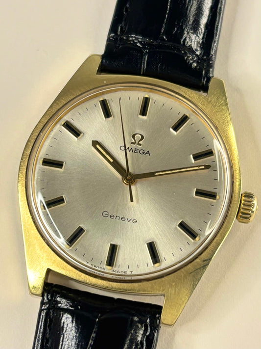 Vintage Omega Genève Ref. 135.041 men’s gold plated dress timekeeper showcasing elegant 1960s Swiss design