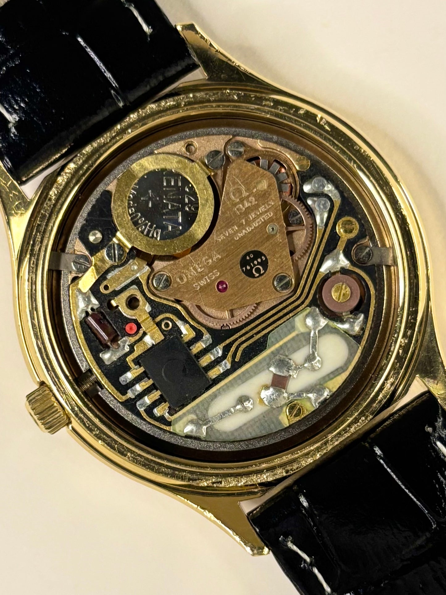 Vintage Omega De Ville 1976 timepiece — reference 192.0033 with 35mm gold-plated case and calibre 1342 quartz mechanism