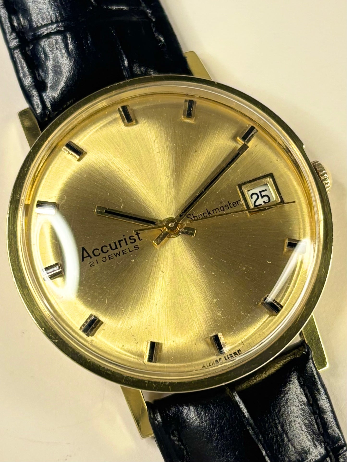 ACCURIST Vintage 1970’s Men’s Manual Date Gold Dress Watch