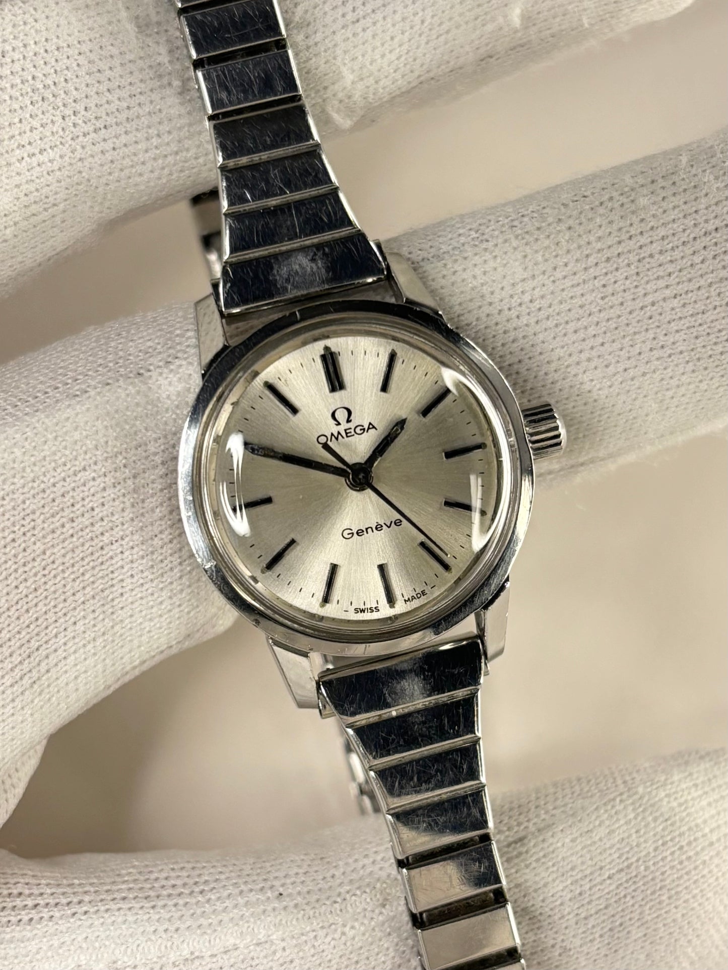 OMEGA Geneve Ladies Vintage 1970’s Manual Silver Dress Watch