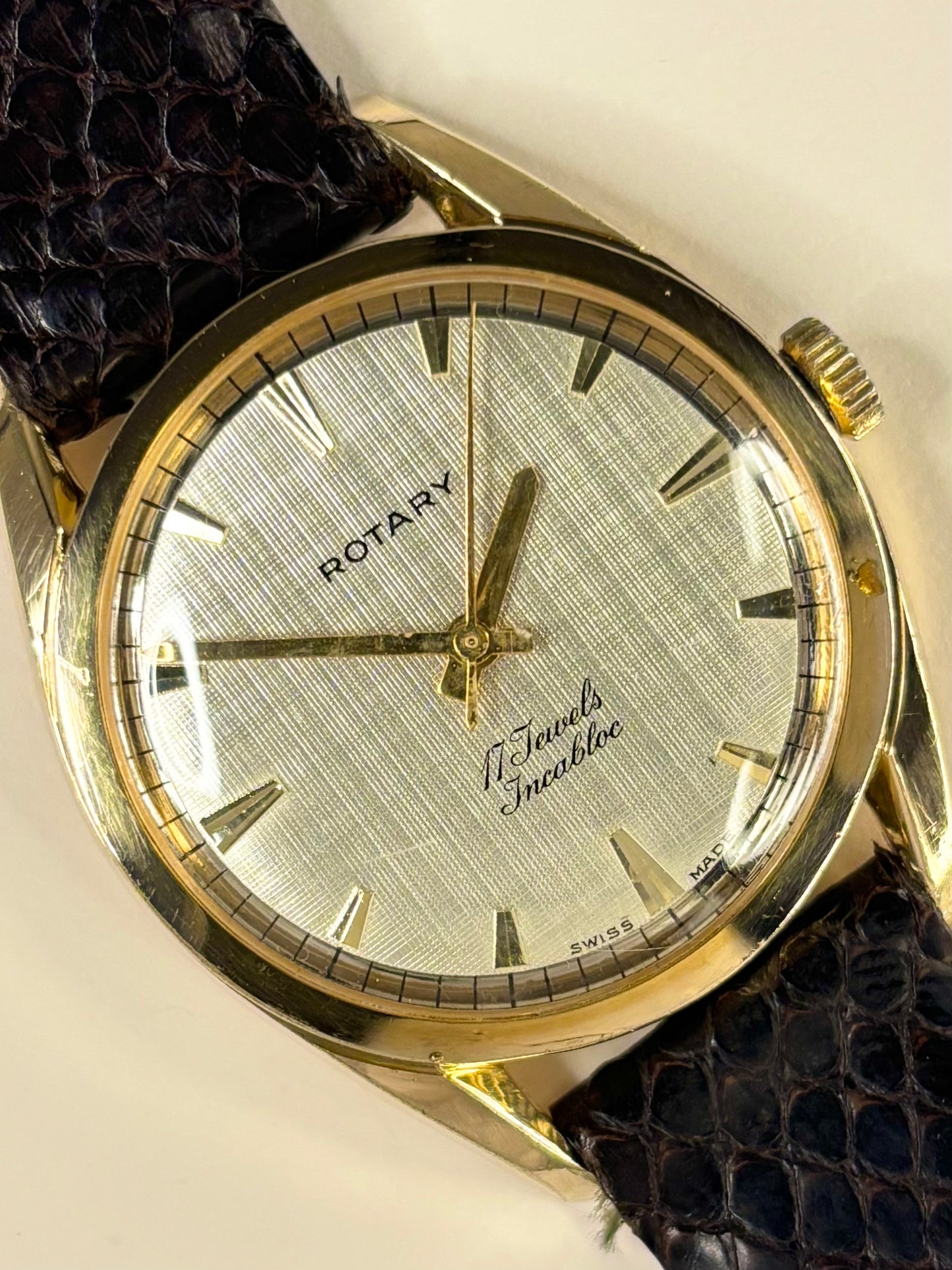 Rotary Vintage 1970’s Linen Dial Men’s Manual Gold Dress Watch