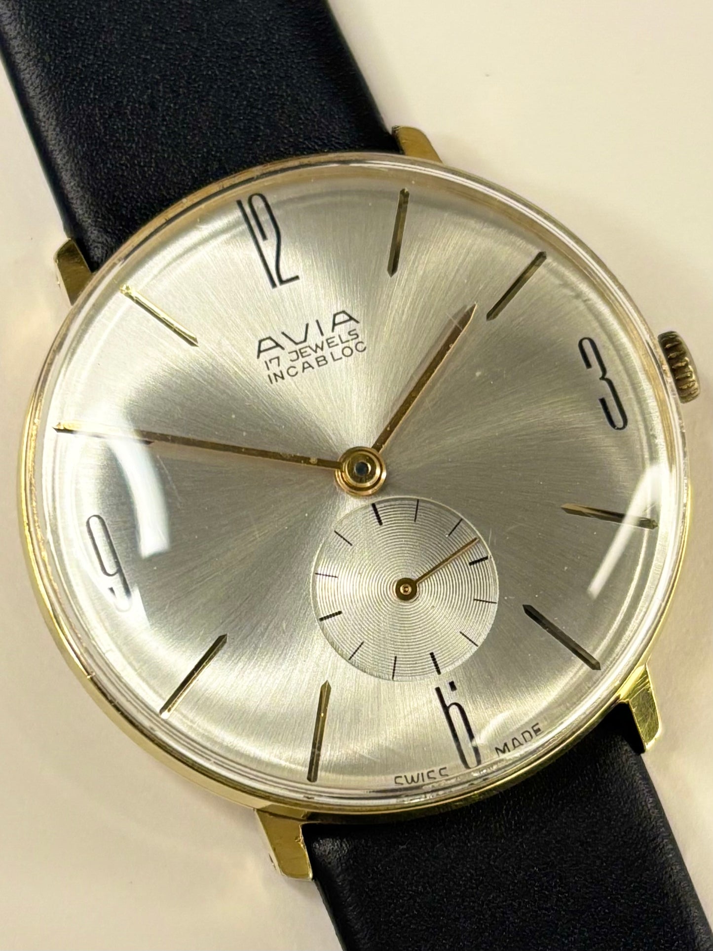 AVIA Vintage 1960s *BOXED* Mens Manual Sub-Seconds Gold Dress Watch