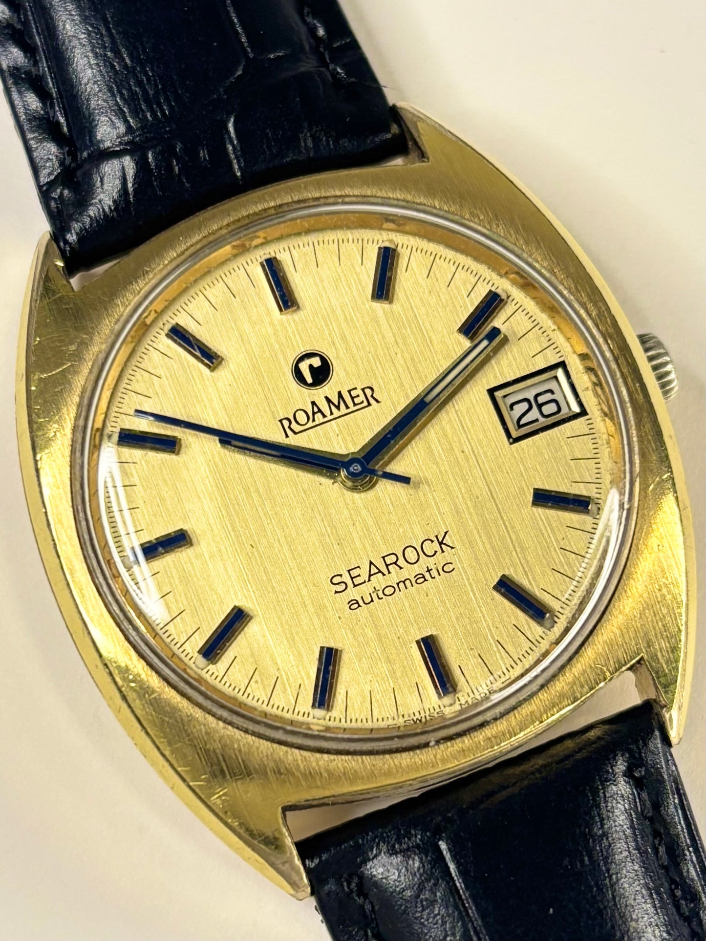 ROAMER Searock Vintage 1970’s Men’s Automatic Date Gold Dress Watch - 522