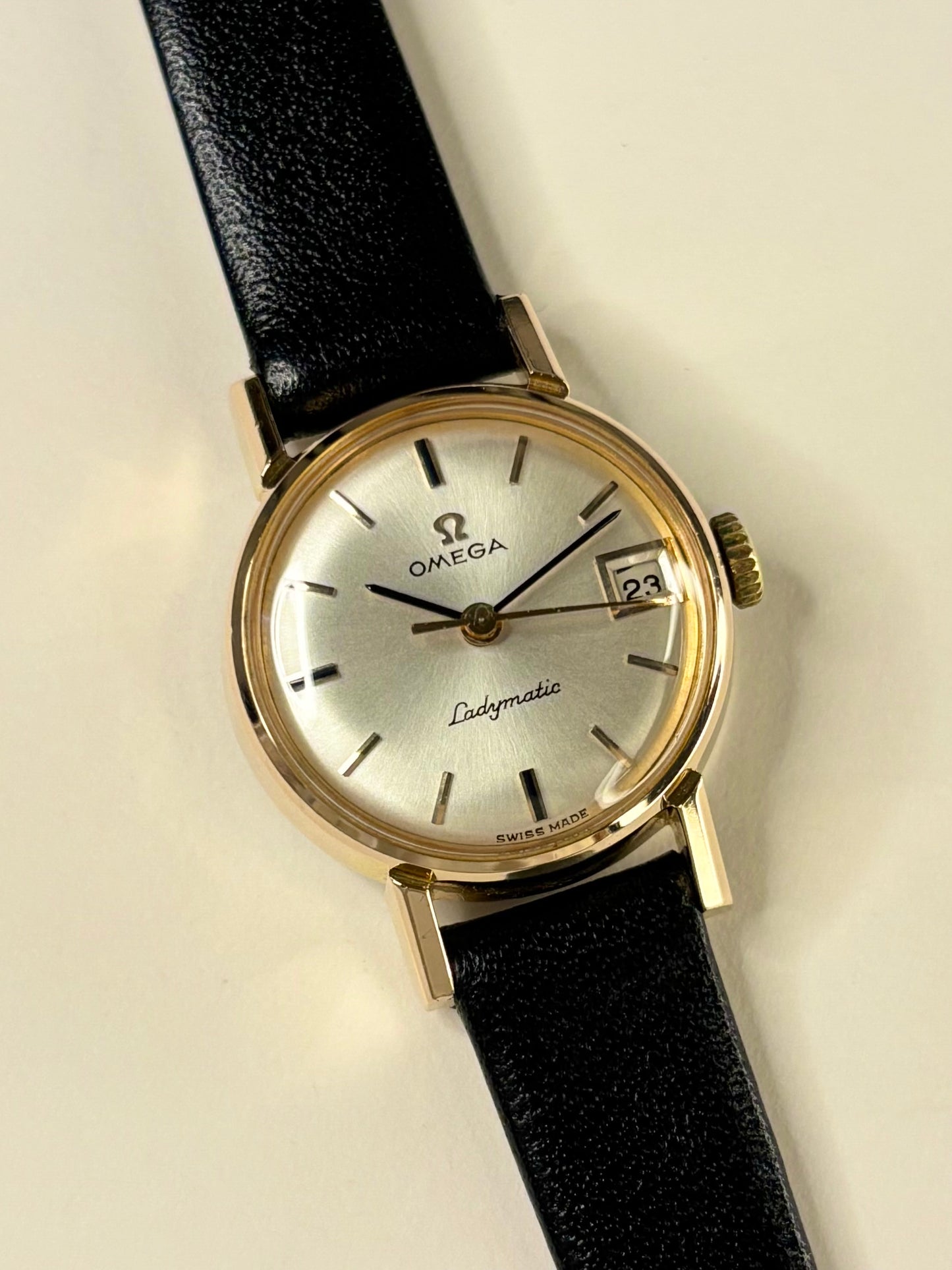 OMEGA Ladymatic Vintage 1970’s Automatic Ladies Date Gold Dress Watch - 562.005