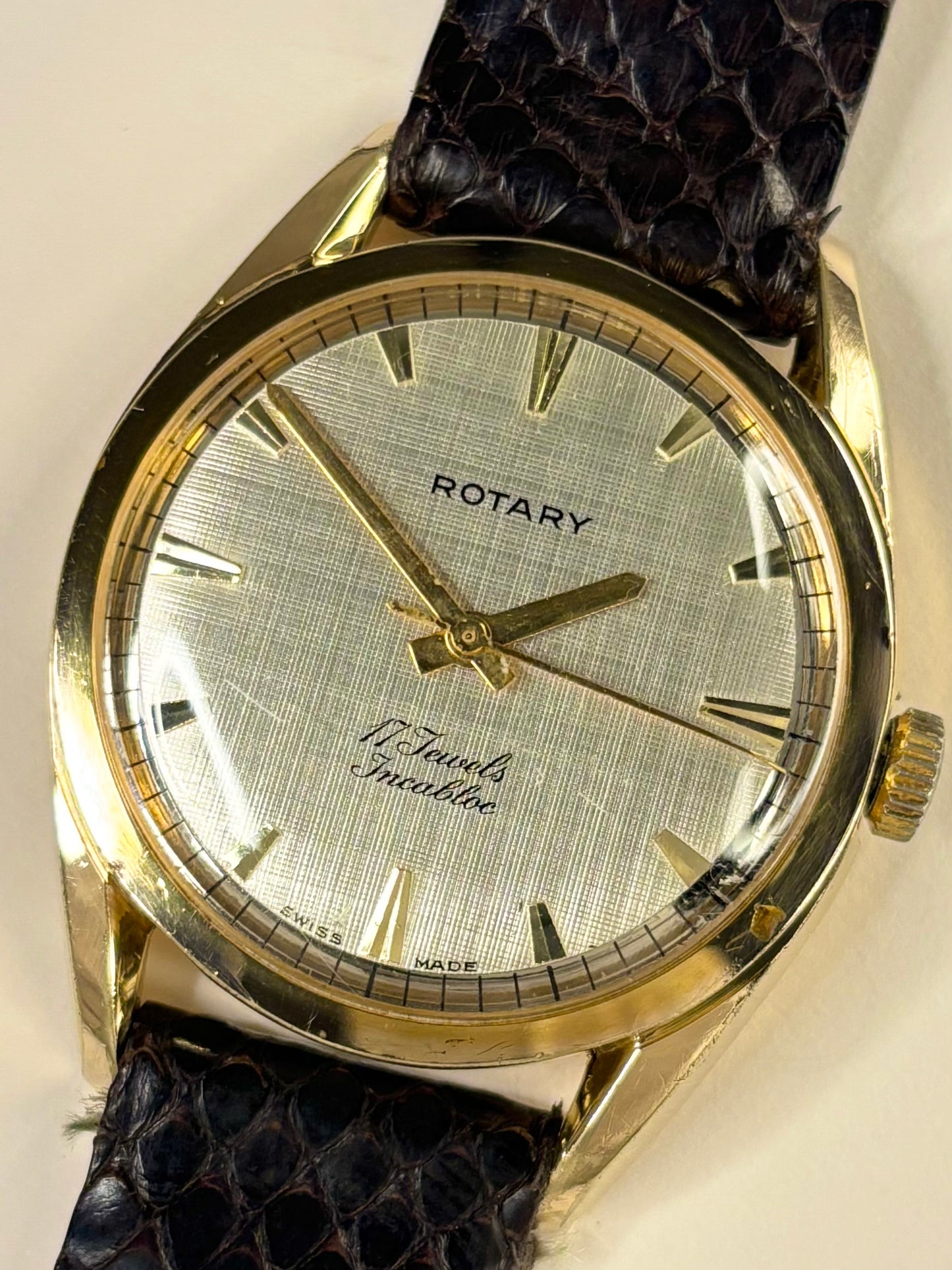 Rotary Vintage 1970’s Linen Dial Men’s Manual Gold Dress Watch