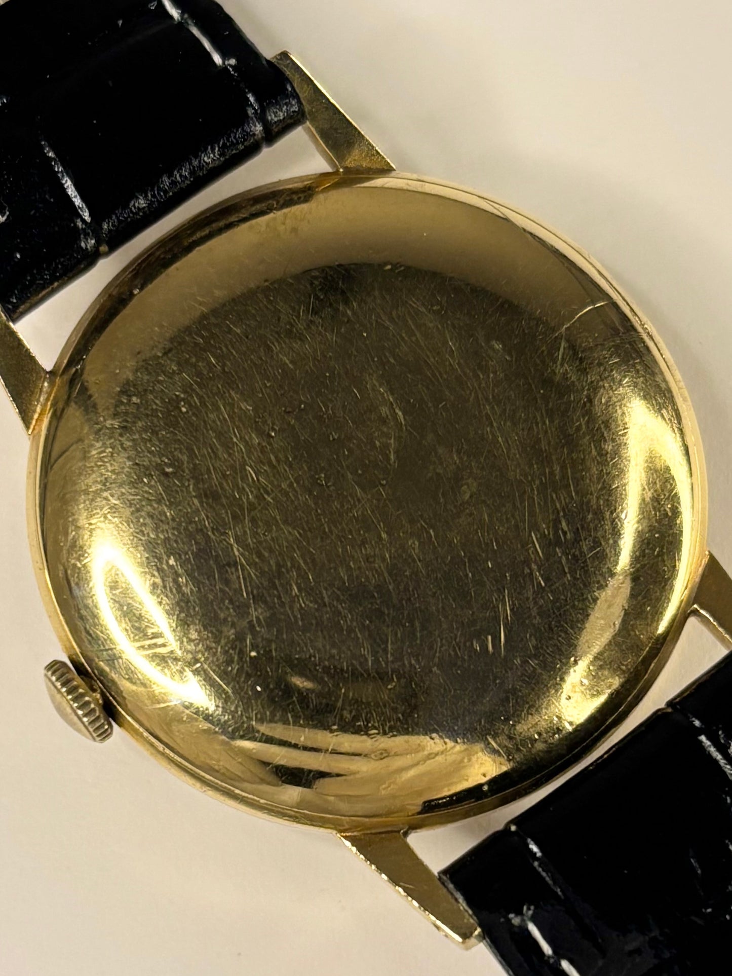 Caseback of IWC Schaffhausen 1944 18ct gold vintage men’s watch