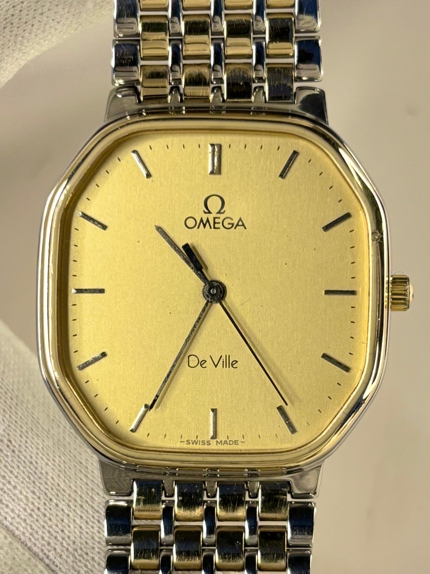 OMEGA De Ville Vintage 1980’s Quartz Bimetal Silver Gold Watch