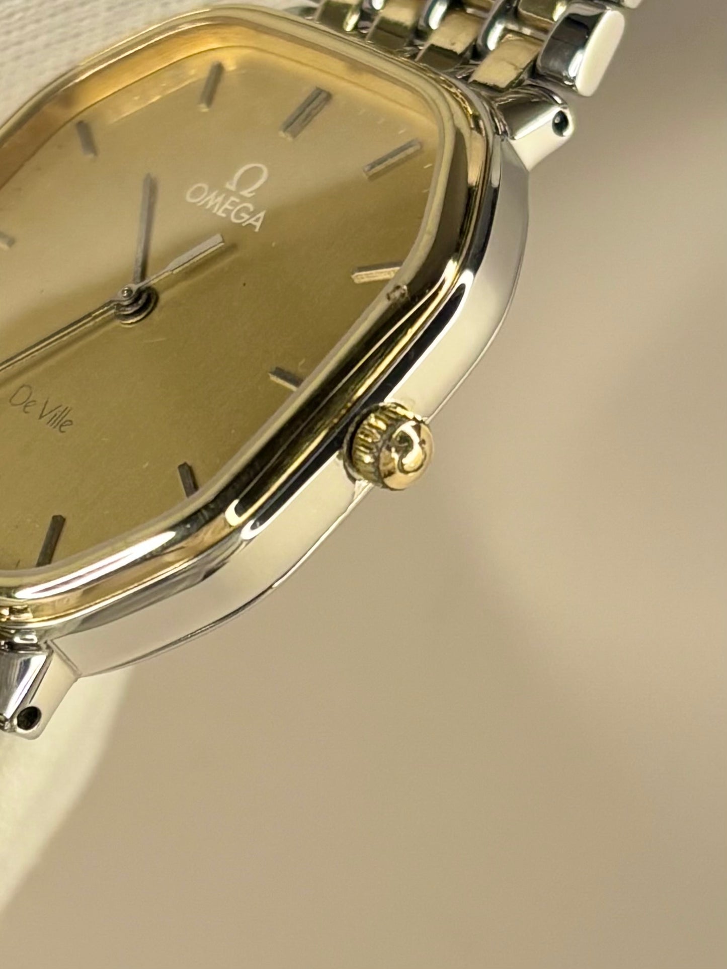 OMEGA De Ville Vintage 1980’s Quartz Bimetal Silver Gold Watch