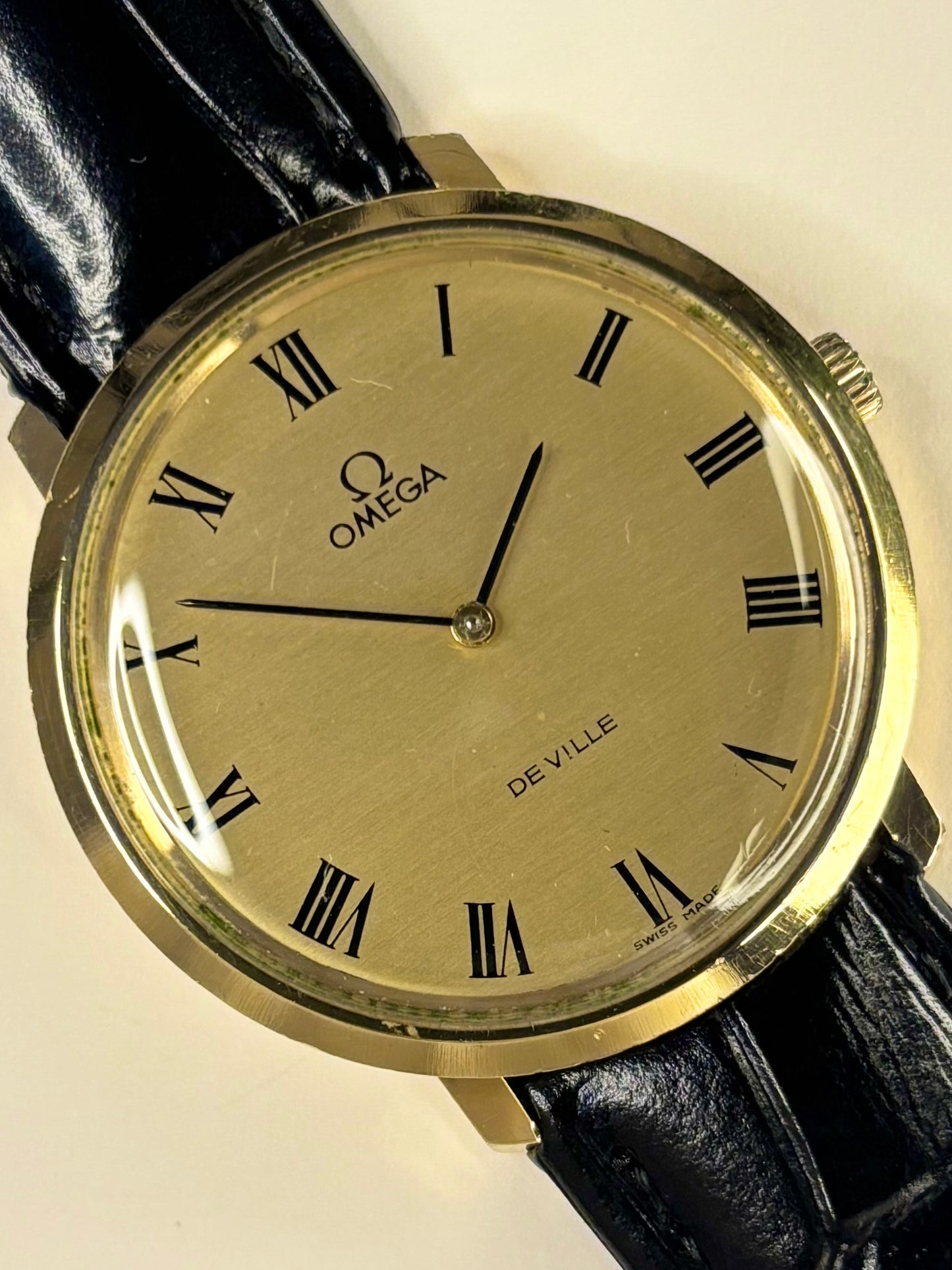 1971 Omega dress timepiece ref. 111.077 — 33mm gold-plated case, calibre 620 manual wind timekeeper in excellent condition