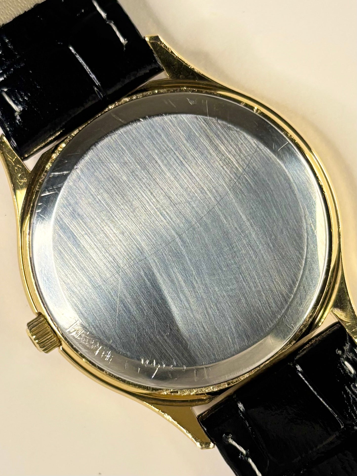 Vintage Omega De Ville timepiece 1976 — reference 192.0033, 35mm gold-plated case quartz watch with polished caseback