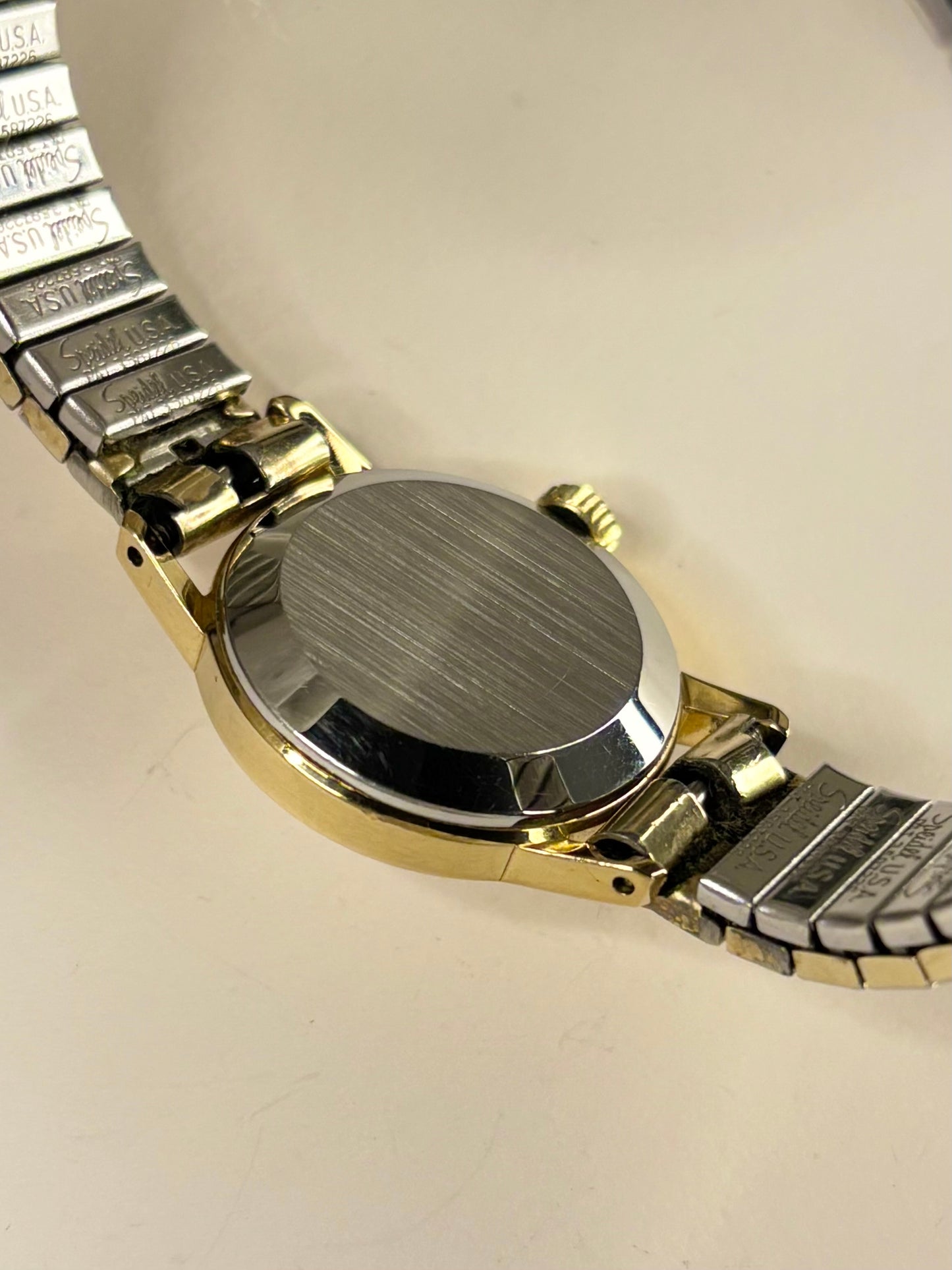 Vintage Omega Genève 1971 ladies timekeeper — 21mm gold-plated case, manual wind movement with polished caseback