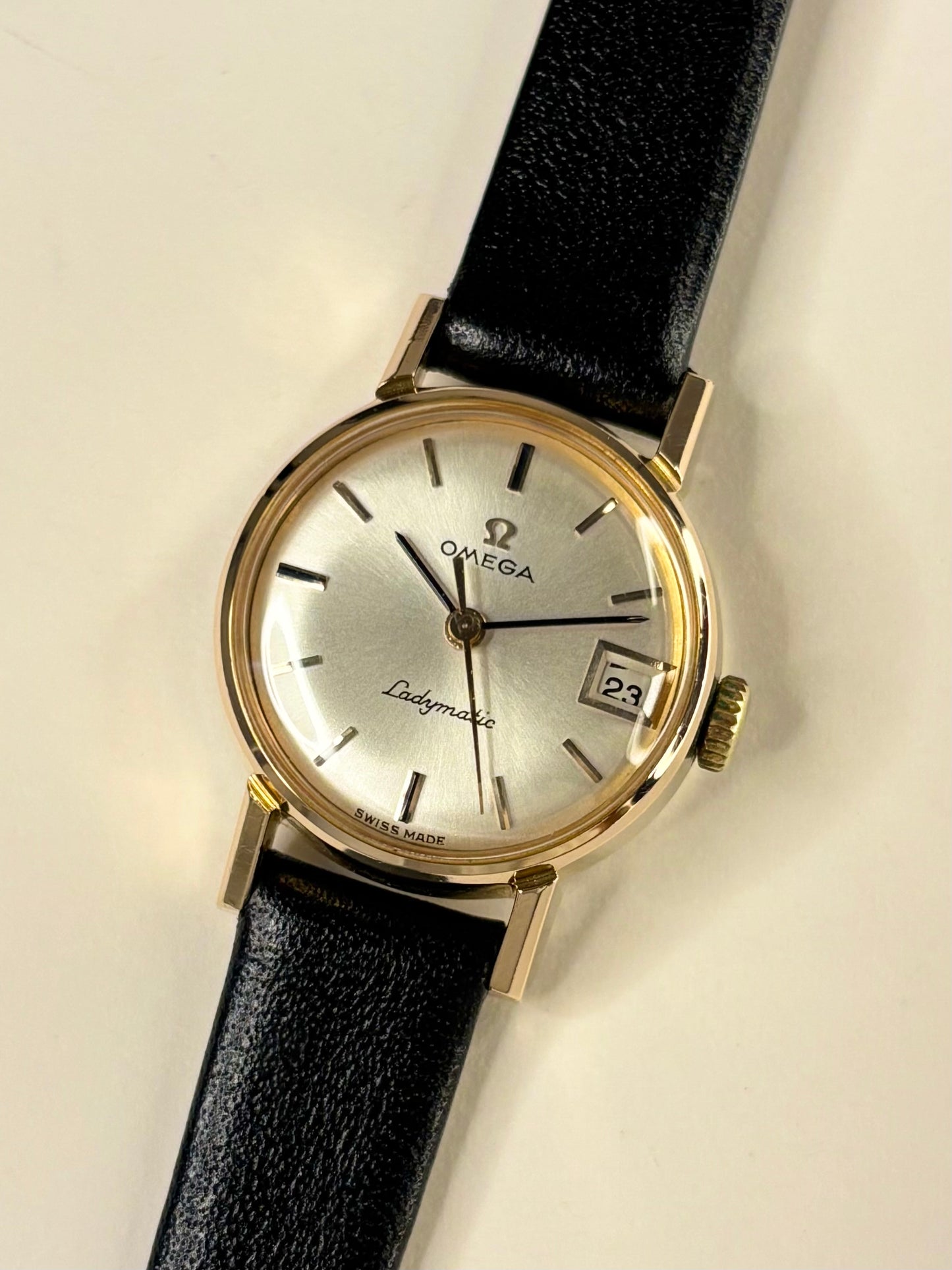 OMEGA Ladymatic Vintage 1970’s Automatic Ladies Date Gold Dress Watch - 562.005