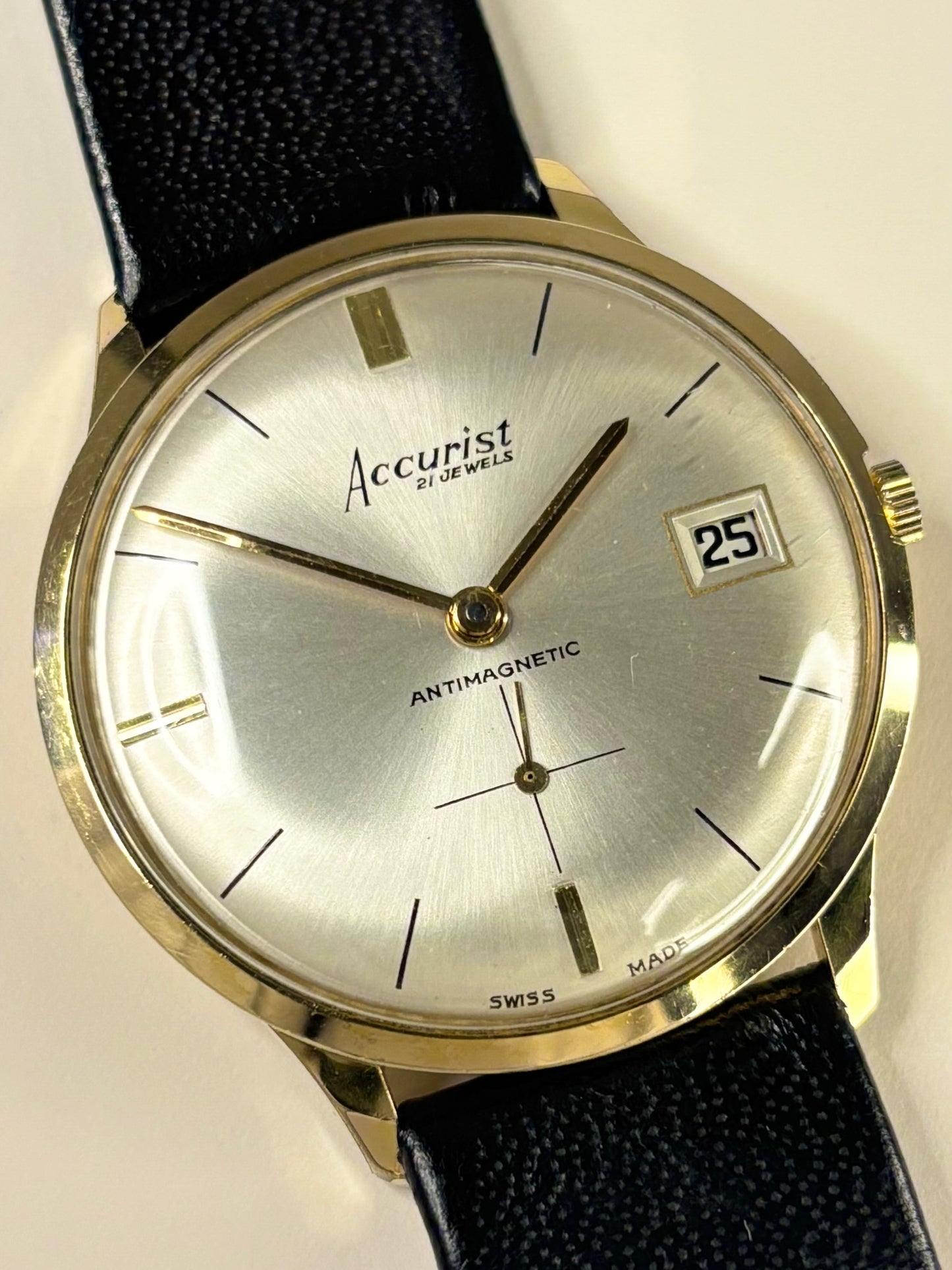 ACCURIST Vintage 1960’s Men’s Manual Date Sub-Seconds Gold Dress Watch