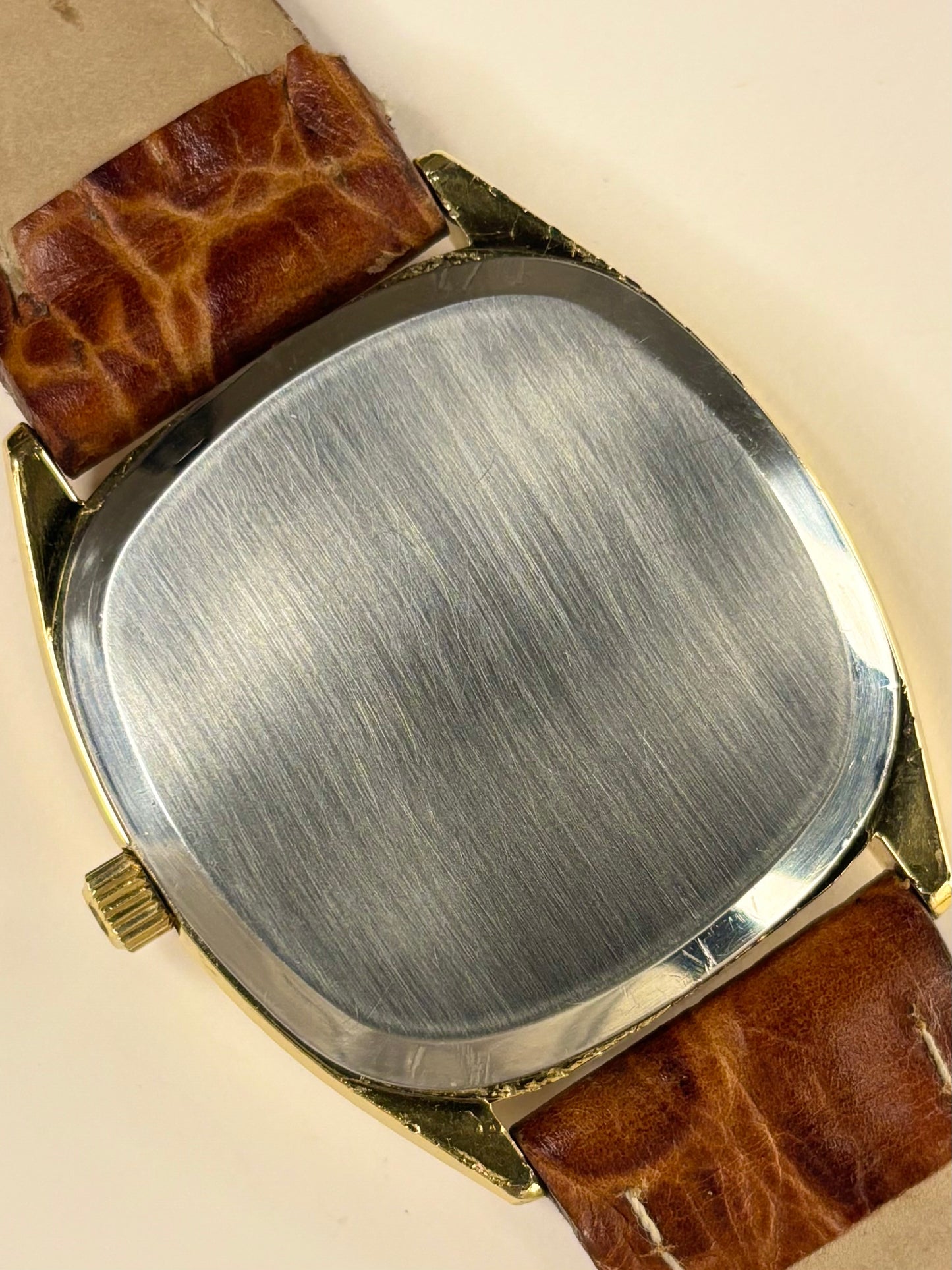 OMEGA De Ville Vintage 1970’s Men’s Quartz Date Gold Dress Watch - 192.0028