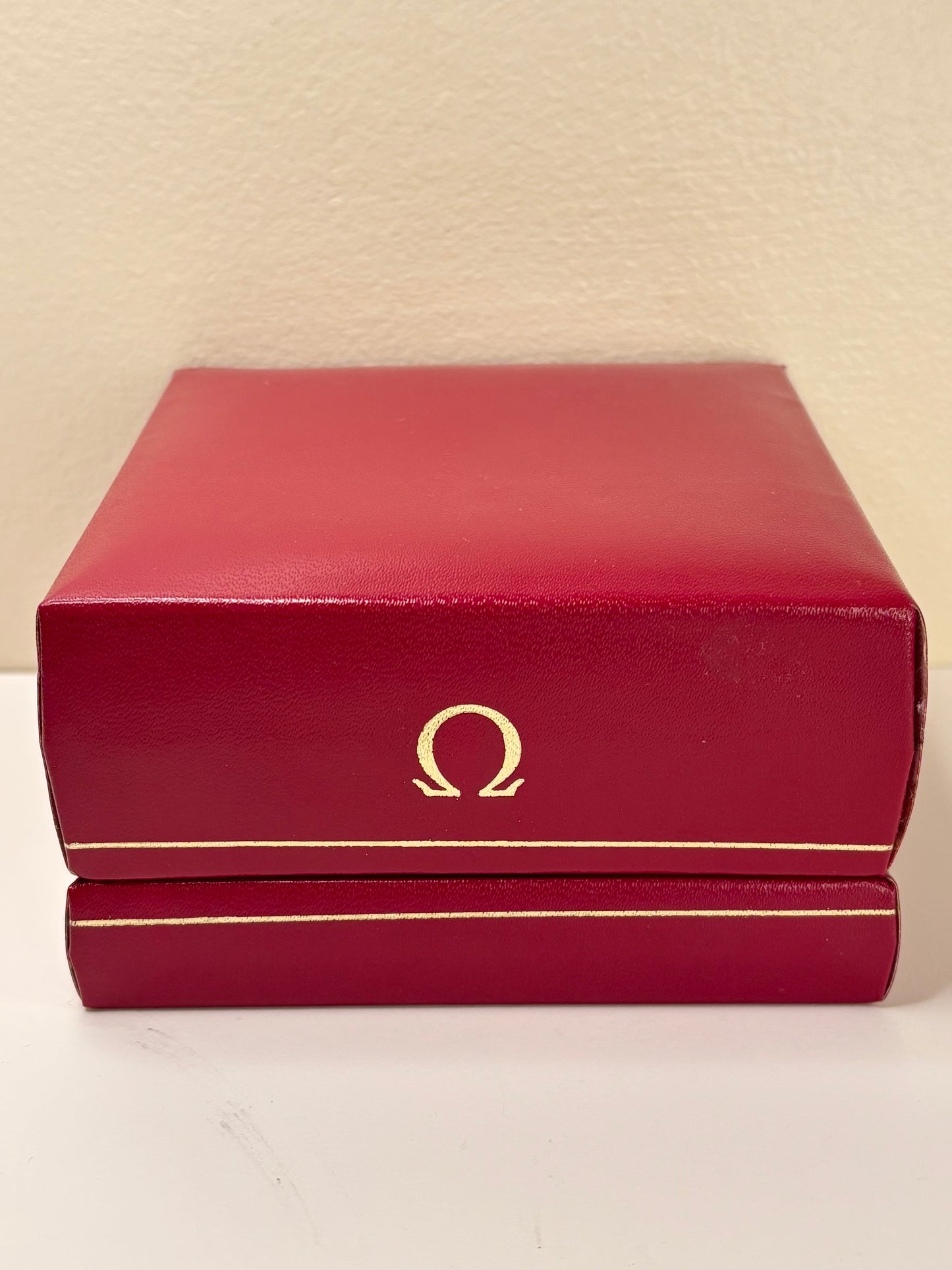 omega vintage 1970's box