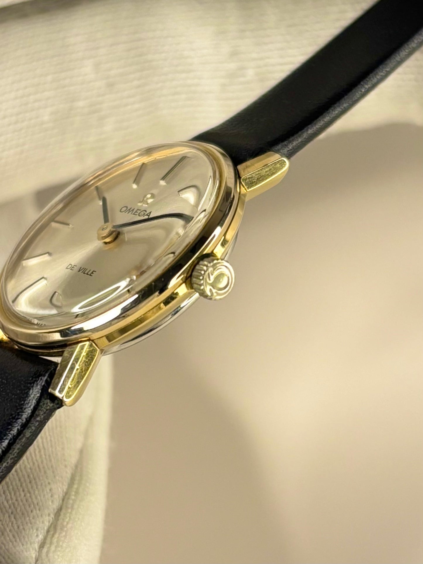 Side view of Omega 1960s ladies gold-plated manual movement watch, calibre 620