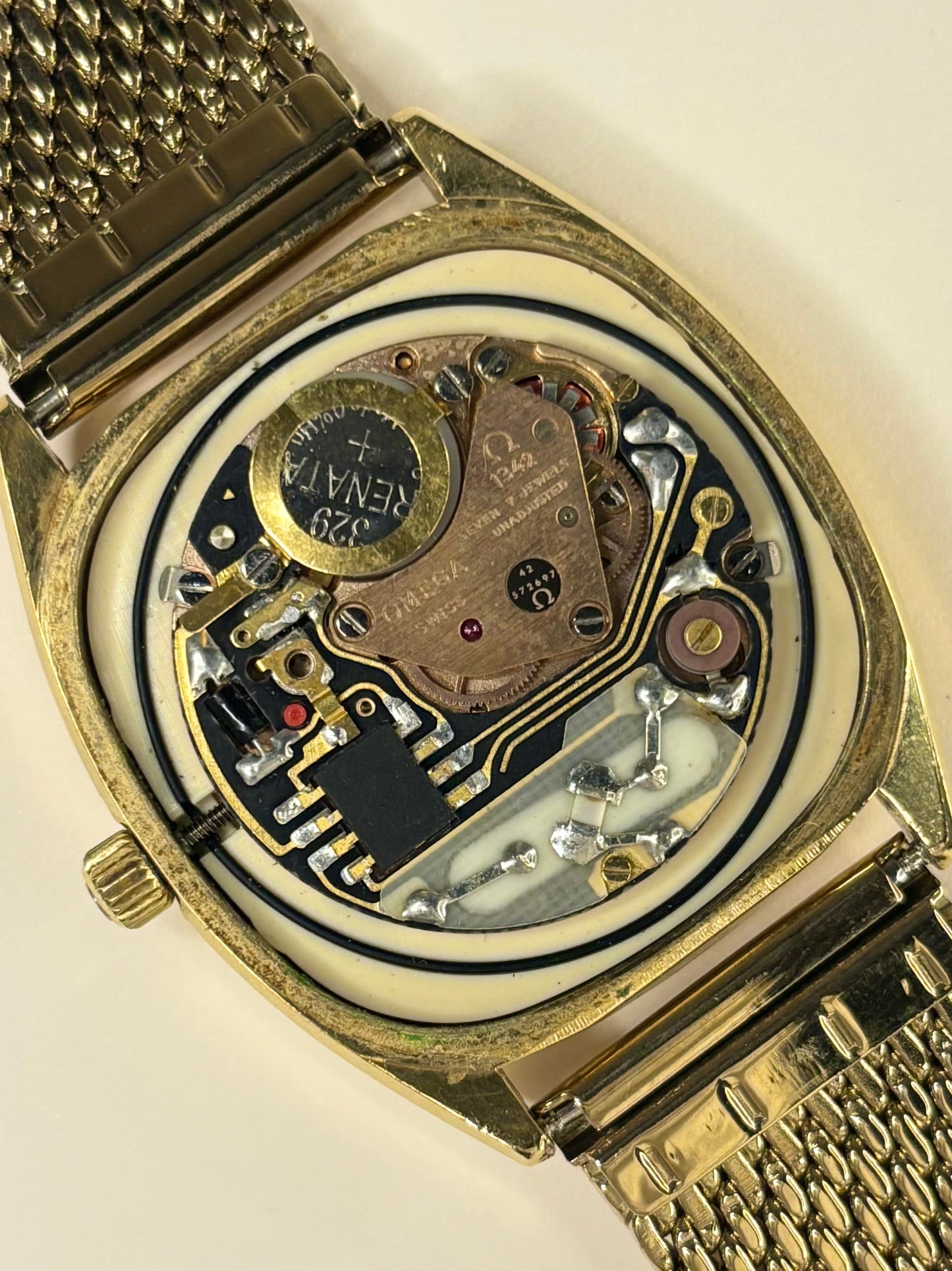 mega quartz men’s vintage dress watch ref. 192.0034, 35mm case, slight hinge wear on box movement