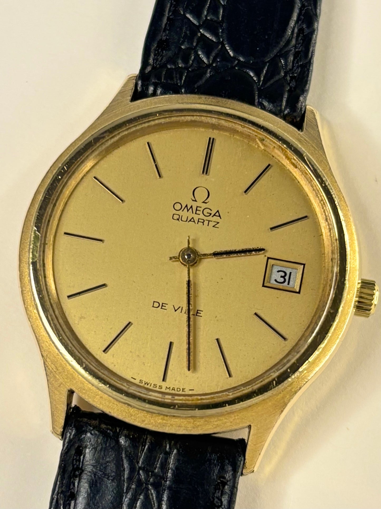 Authentic 1970s Omega De Ville vintage timekeeper elegant gold case and dial
