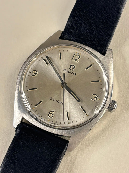 Vintage Omega Genève Ref. 135.041 men’s stainless steel dress timekeeper showcasing elegant 1960s Swiss design