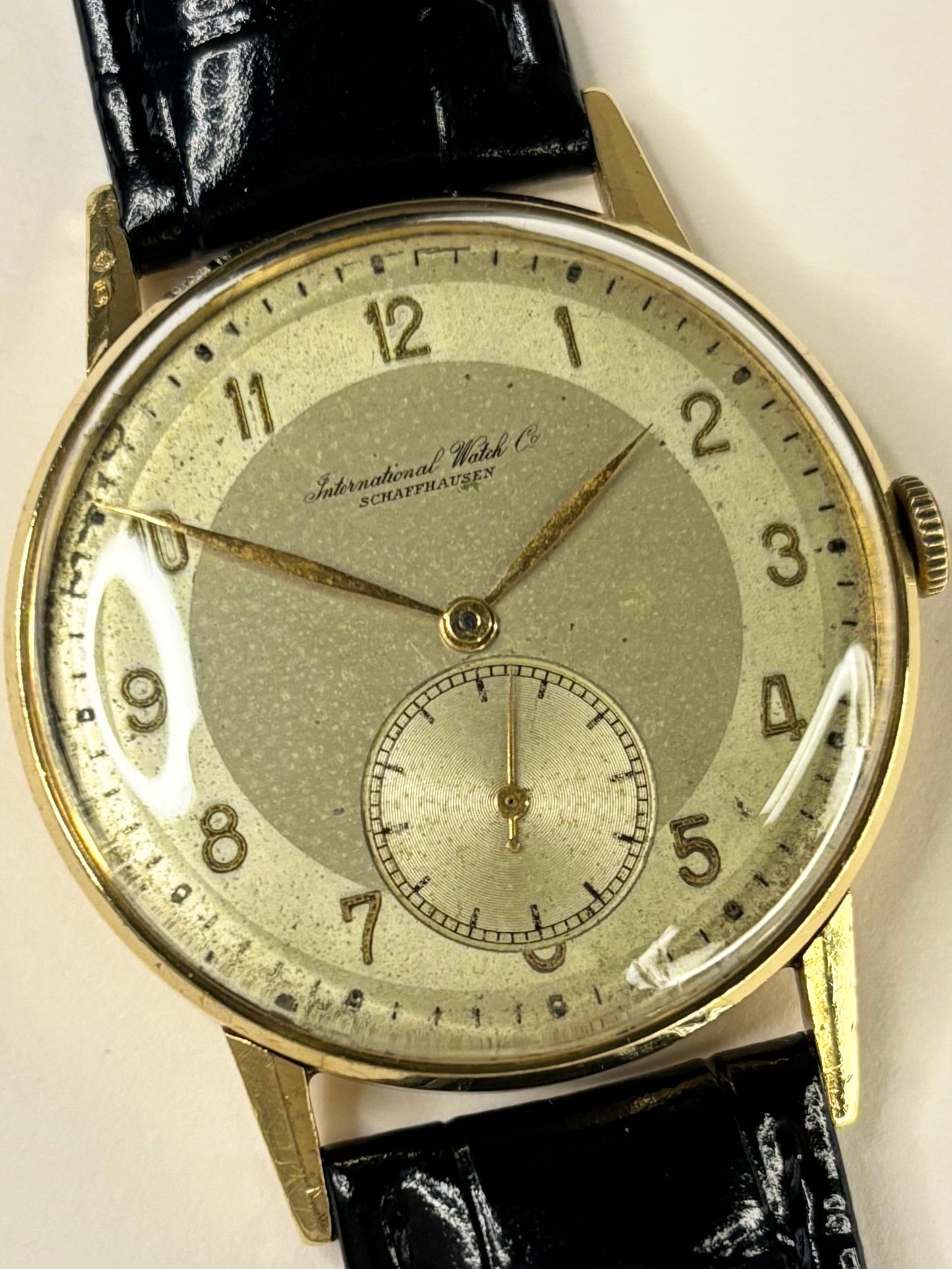 Authentic 1944 IWC Schaffhausen vintage timekeeper 18ct gold excellent condition