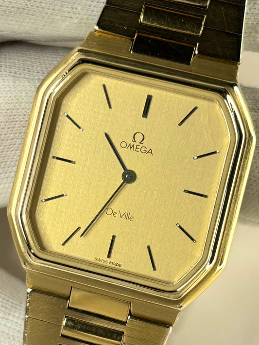 Omega De Ville dress timepiece from 1978, reference 1365 quartz movement, 30mm gold-plated case, manual and extra link included