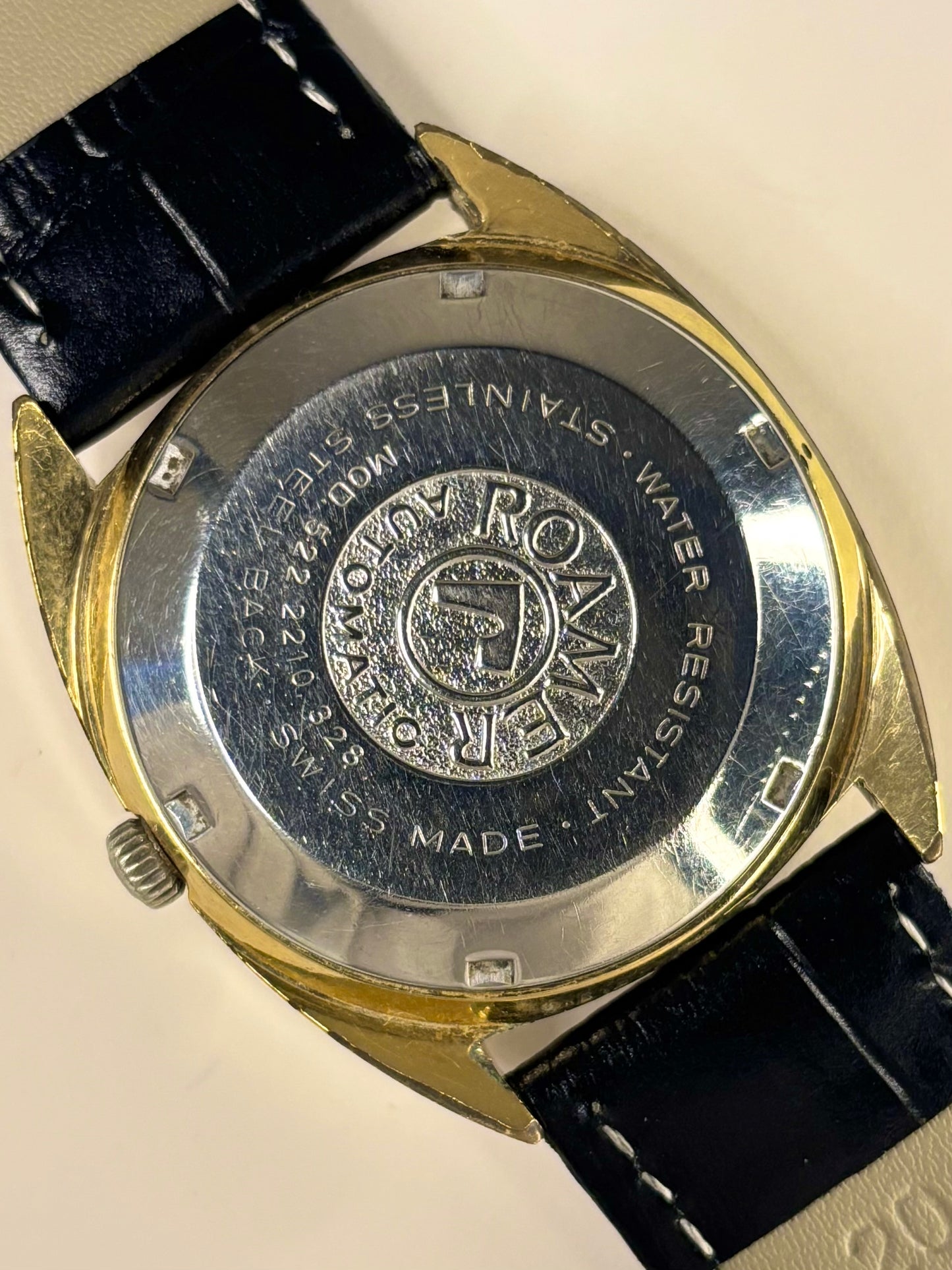 ROAMER Searock Vintage 1970’s Men’s Automatic Date Gold Dress Watch - 522