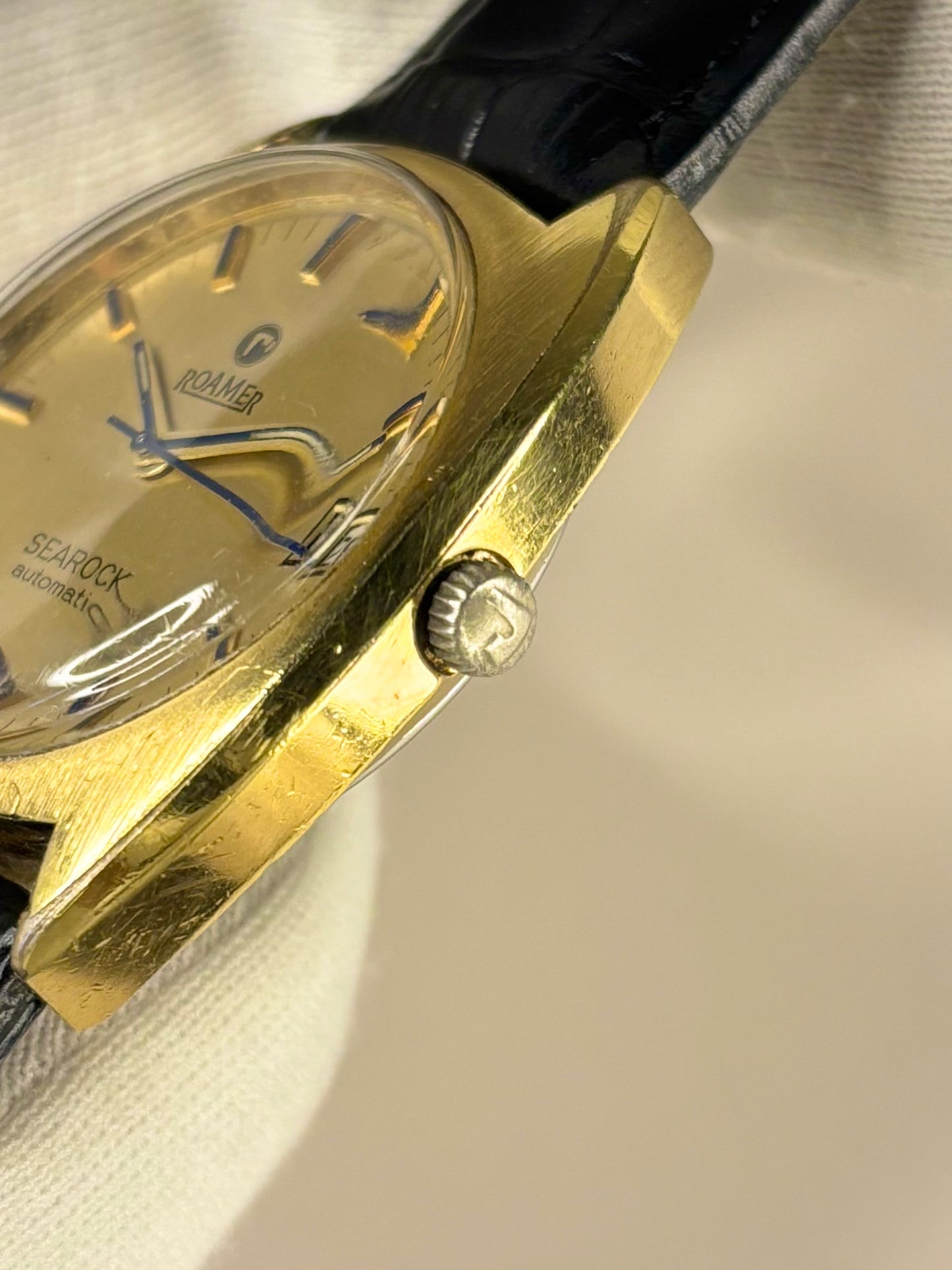 ROAMER Searock Vintage 1970’s Men’s Automatic Date Gold Dress Watch - 522