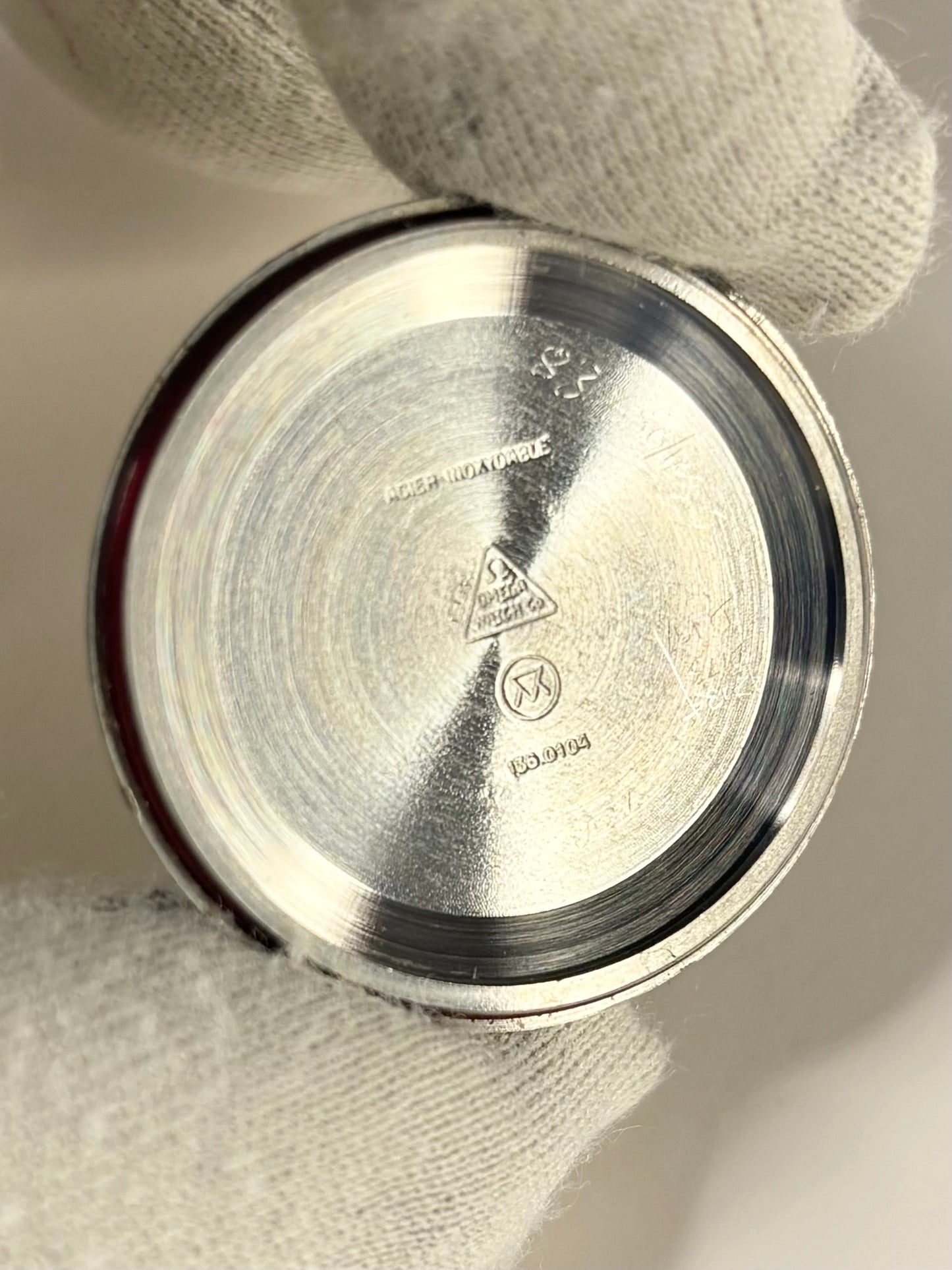 OMEGA Geneve Vintage 1970’s Men’s Manual Date Silver Dress Watch - 136.0104