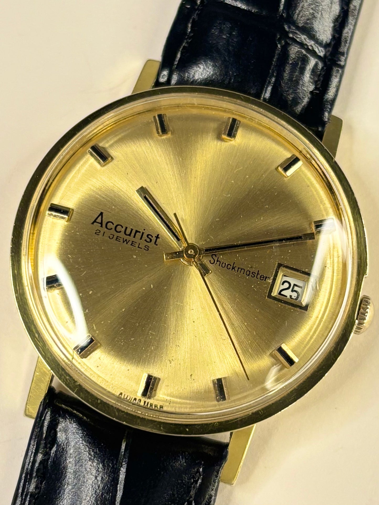 ACCURIST Vintage 1970’s Men’s Manual Date Gold Dress Watch