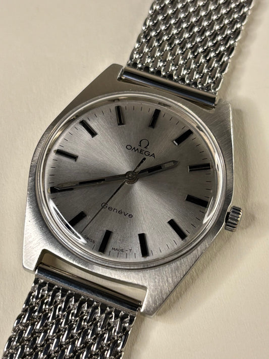 Vintage Omega Genève Ref. 135.041 stainless steel men’s dress timekeeper showcasing elegant 1970s Swiss design