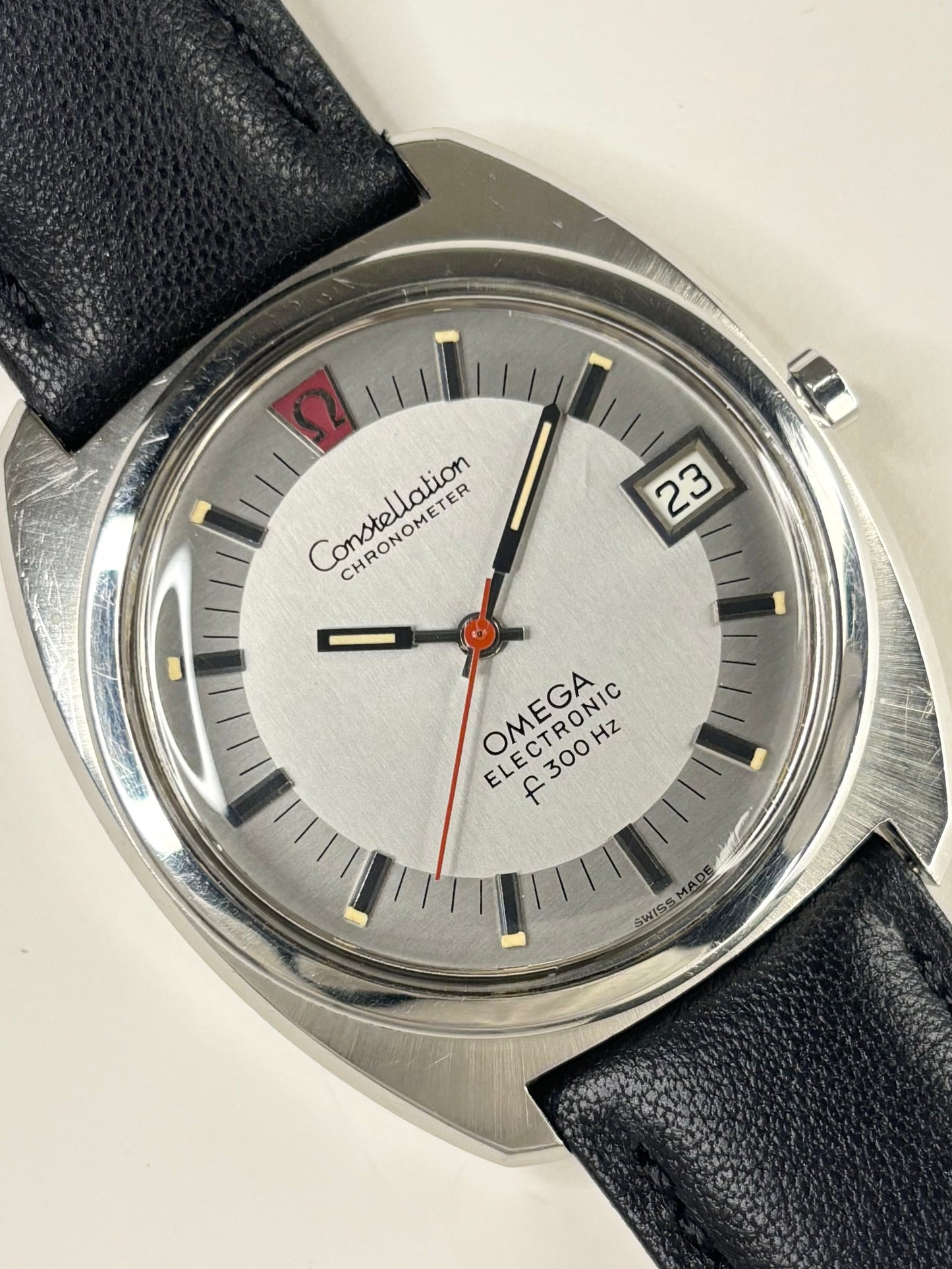 Omega Constellation f300Hz Vintage 1970’s Men’s Date Silver Dress Watch - 198.002 - 1250