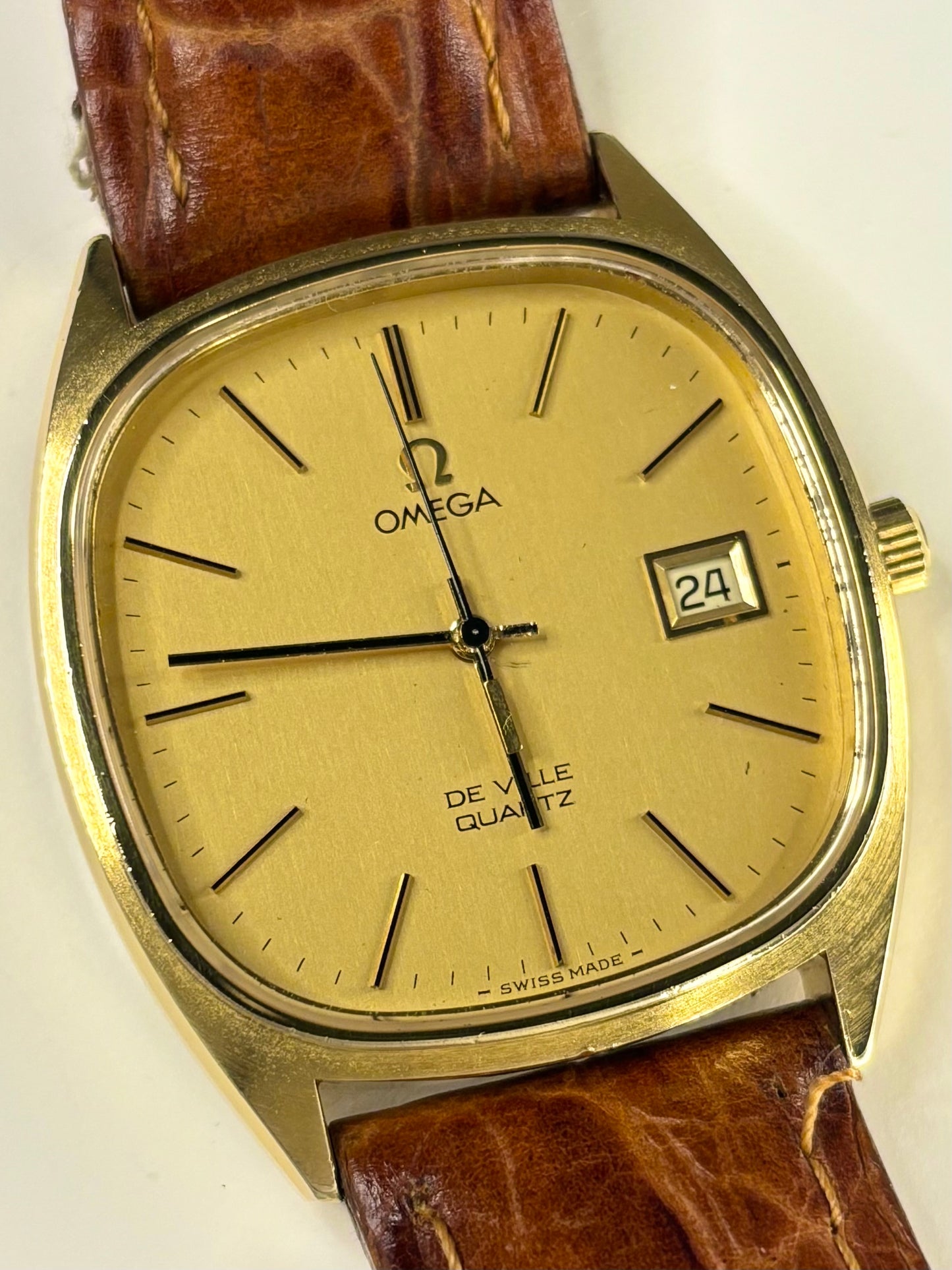 OMEGA De Ville Vintage 1970’s Men’s Quartz Date Gold Dress Watch - 192.0028