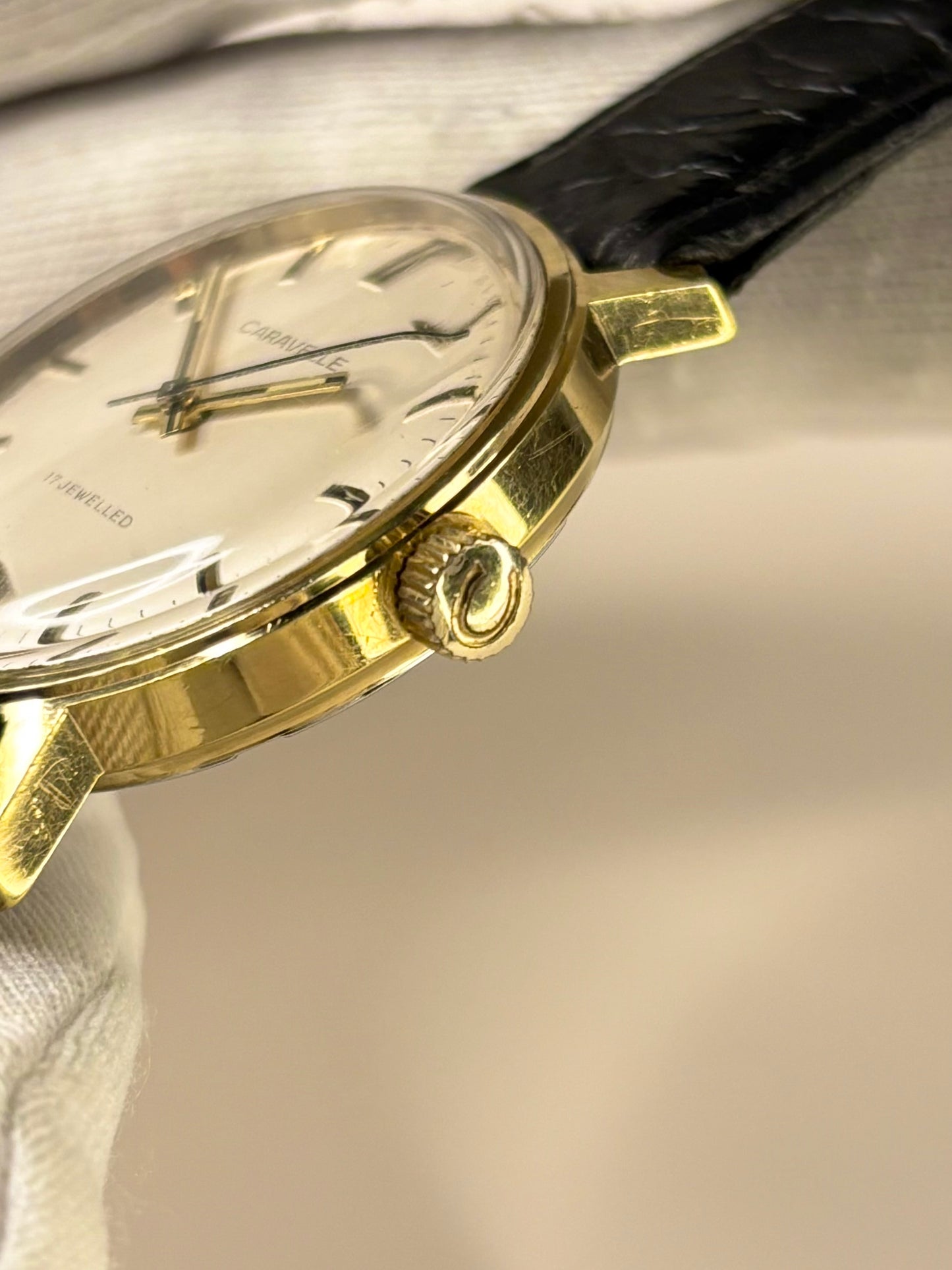 CARAVELLE Vintage 1970’s Men’s Manual Gold Dress Watch