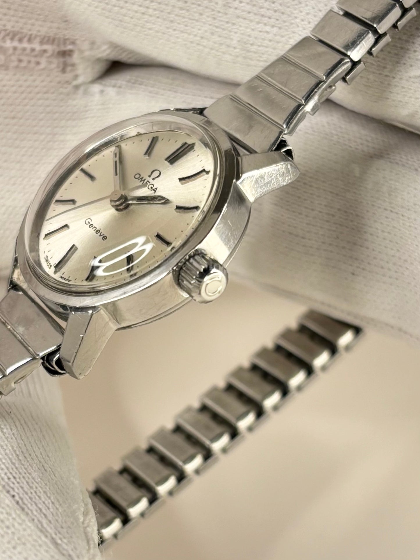 OMEGA Geneve Ladies Vintage 1970’s Manual Silver Dress Watch