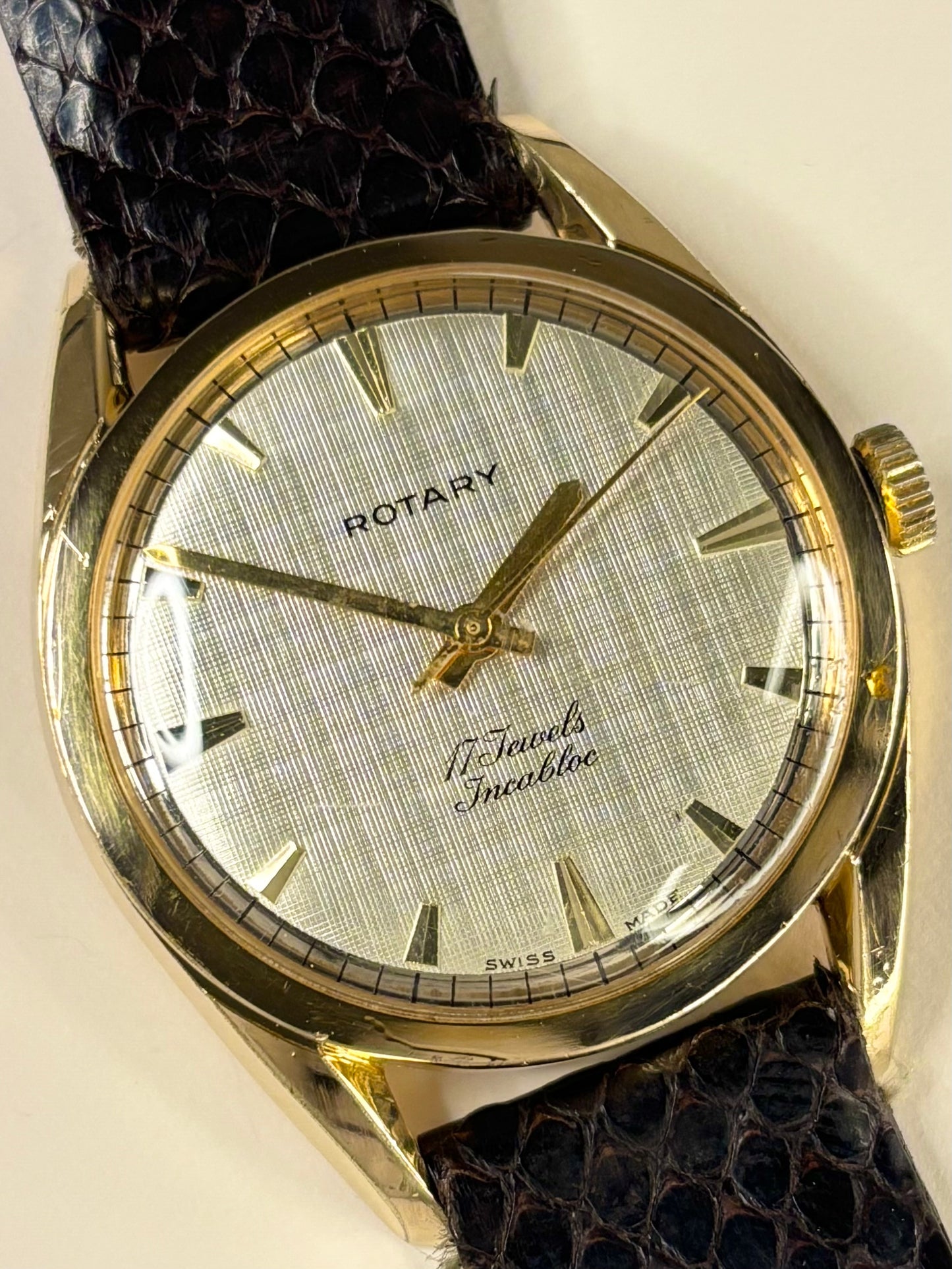 Rotary Vintage 1970’s Linen Dial Men’s Manual Gold Dress Watch