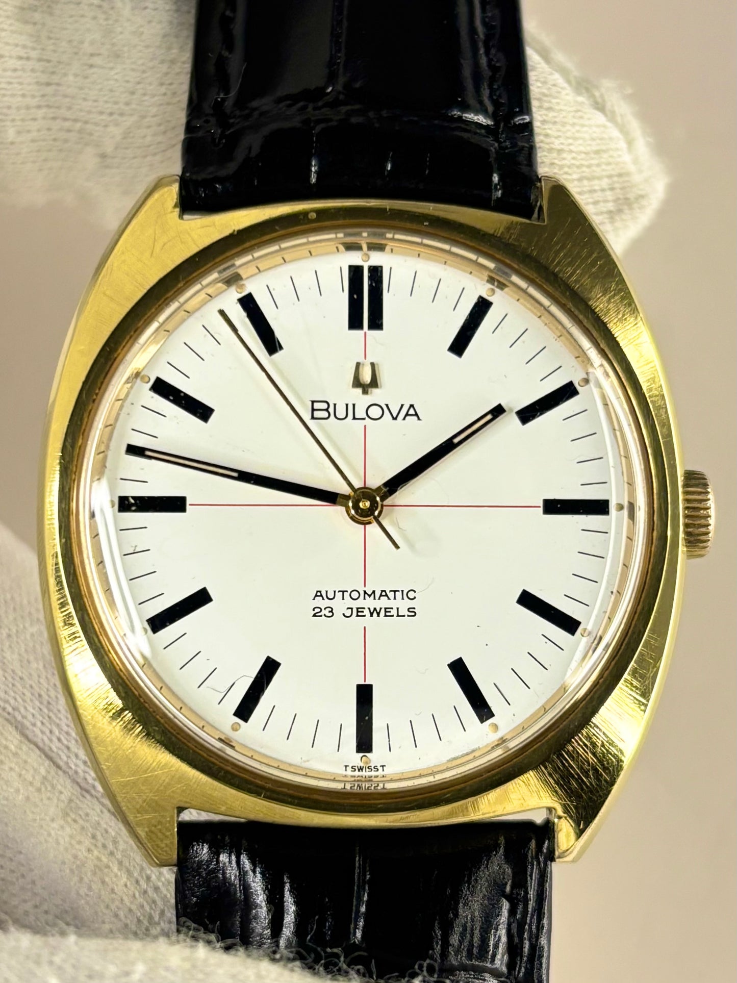 1970s Bulova automatic men’s watch gold-plated case white dial