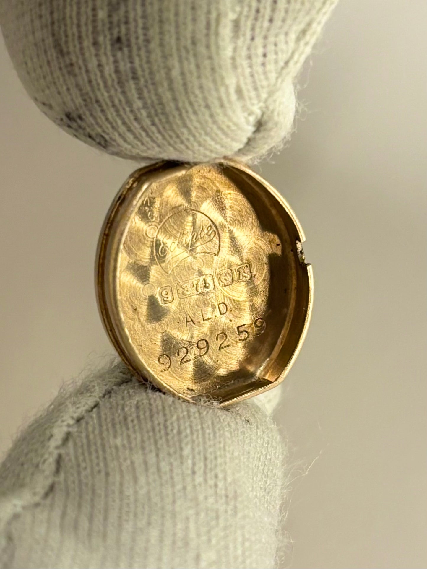 Avia 1966 solid gold ladies vintage timekeeper caseback view with hallmark details and presentation box