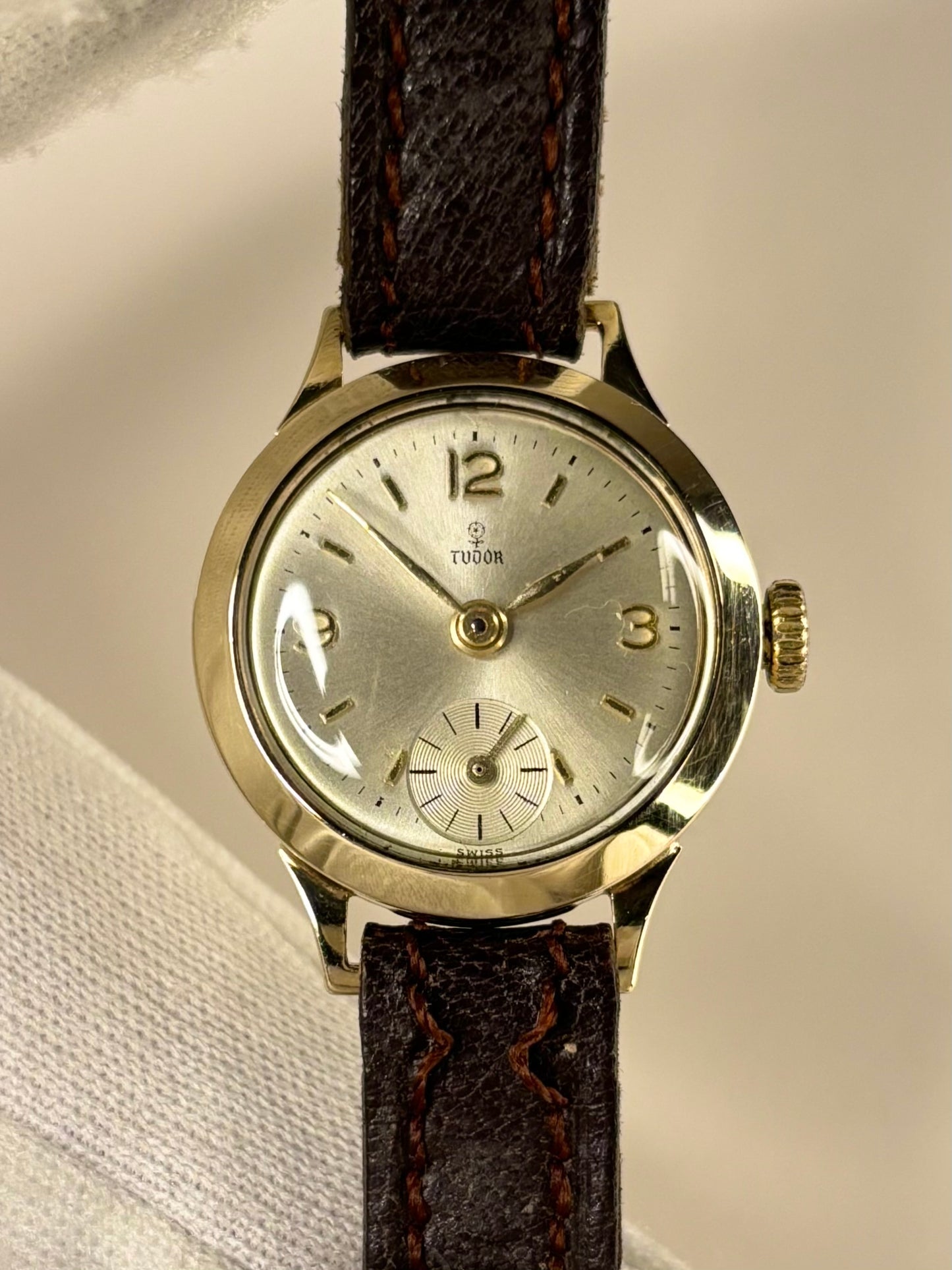 TUDOR 9ct Gold Ladies Vintage 1950’s Manual Sub-Seconds Dress Watch