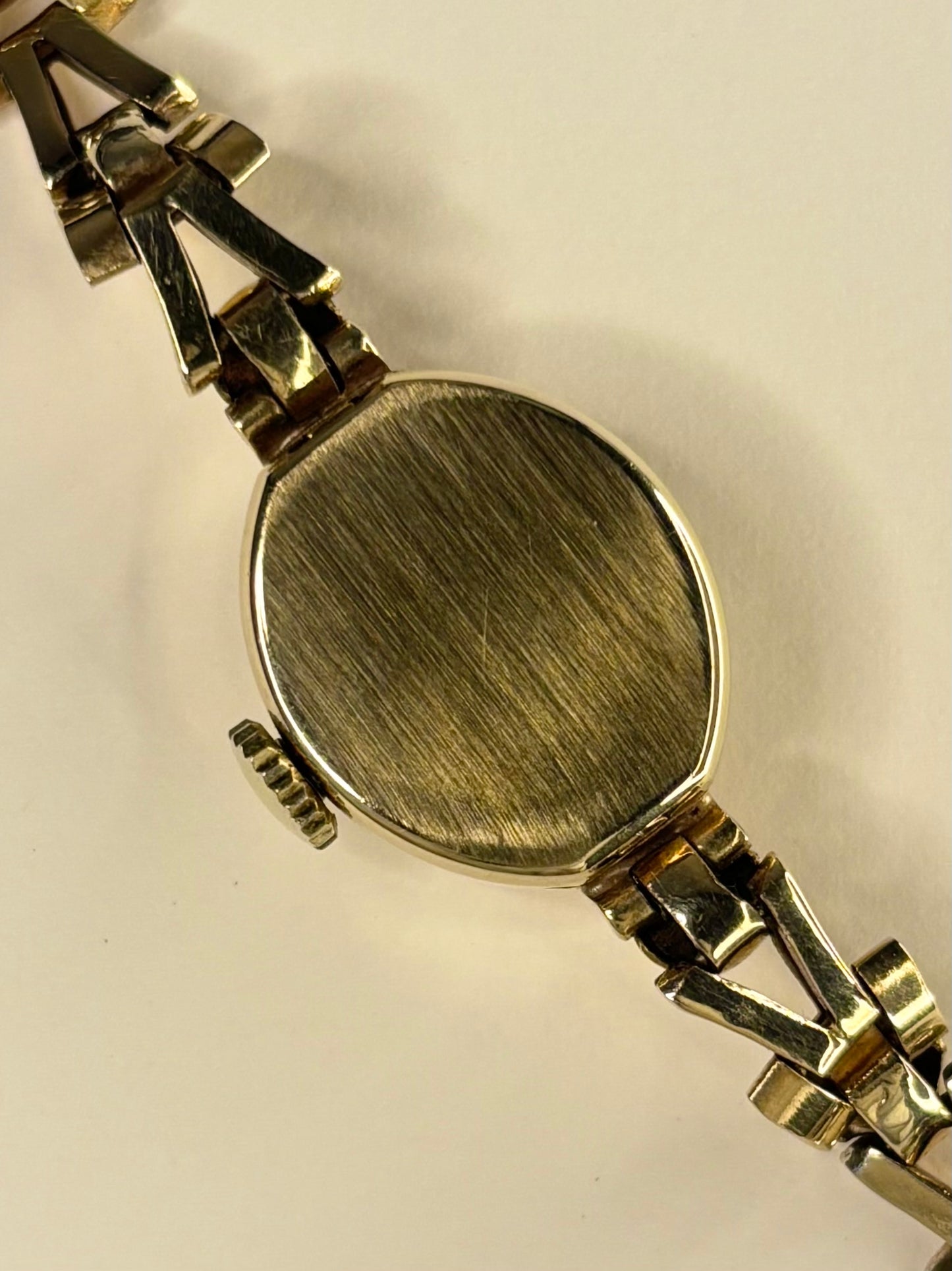 Avia 1966 solid gold ladies vintage timekeeper caseback view with hallmark details and presentation box