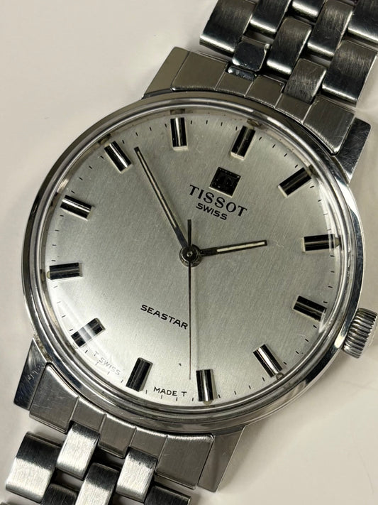 Vintage Tissot Seastar Ref. 41520 stainless steel men’s timekeeper showcasing elegant 1970s Swiss design