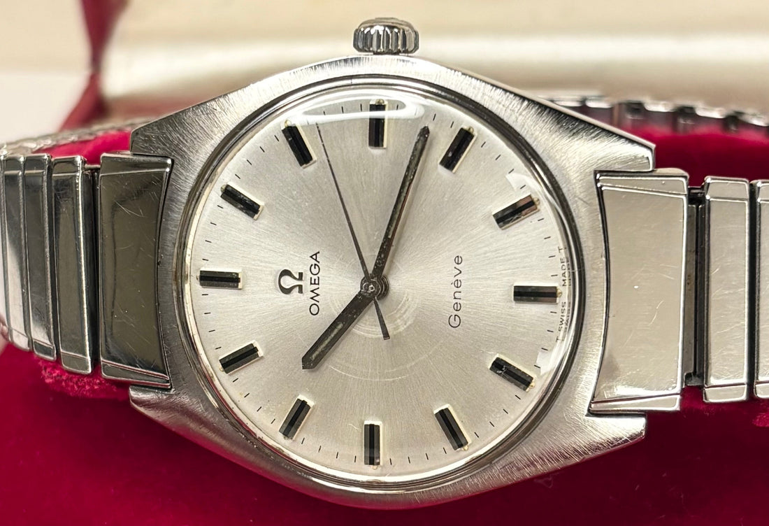 Omega Geneve 1960s vintage mens watch silver in original omega box 135041
